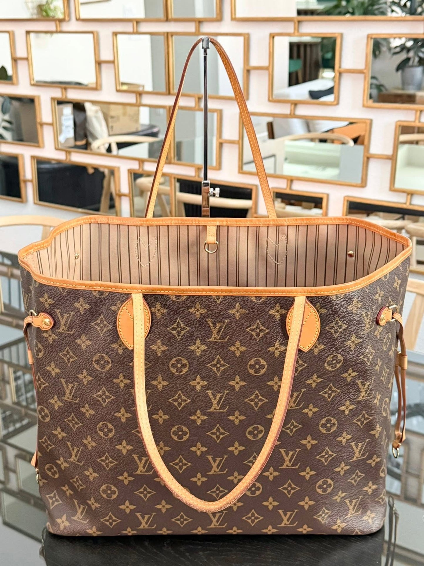 Neverfull GM in Monogram with Dustbag and Insert Organizer -🗓️ Year: 2015