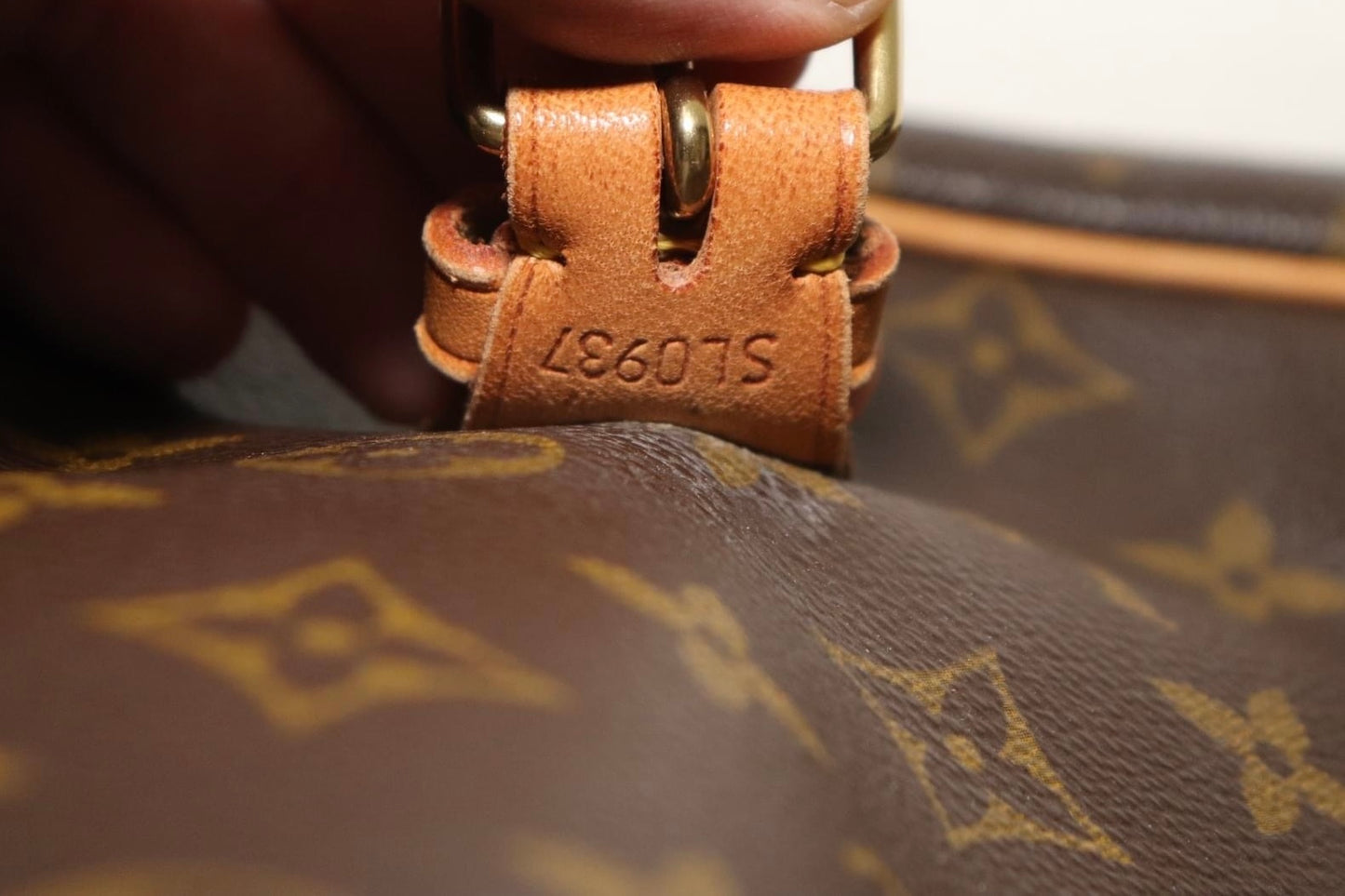 Gibeciere GM Crossbody - 📅 Year: 1997