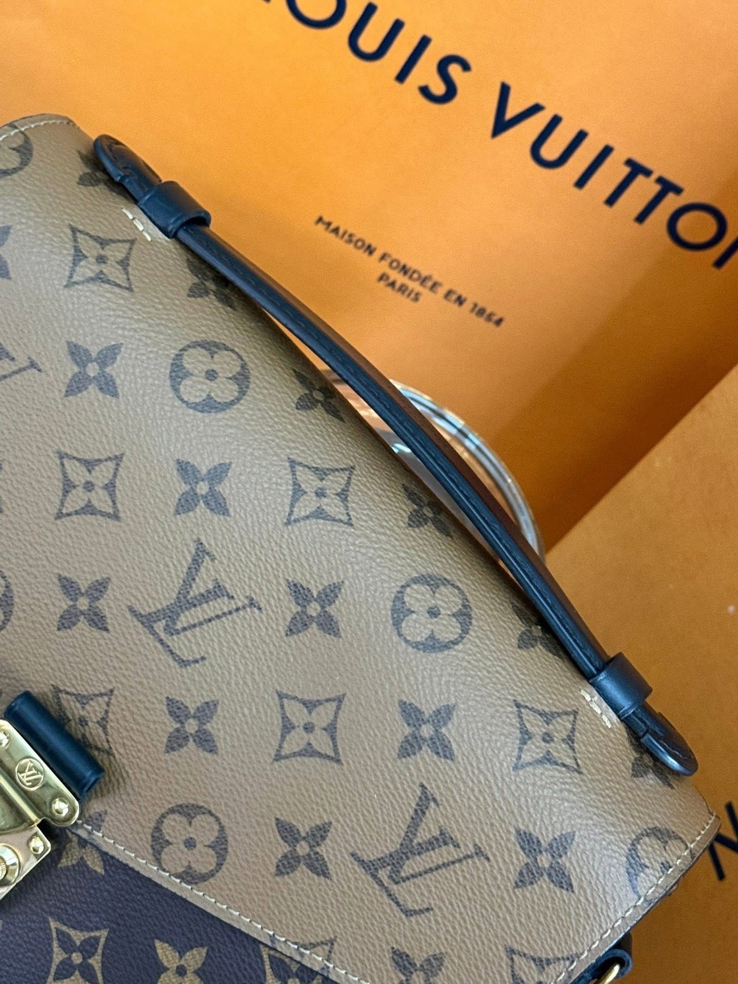 Pochette Metis Reverse in Monogram with Original Strap, Box, Dustbag and Paper bag 🗓️ Year 2019