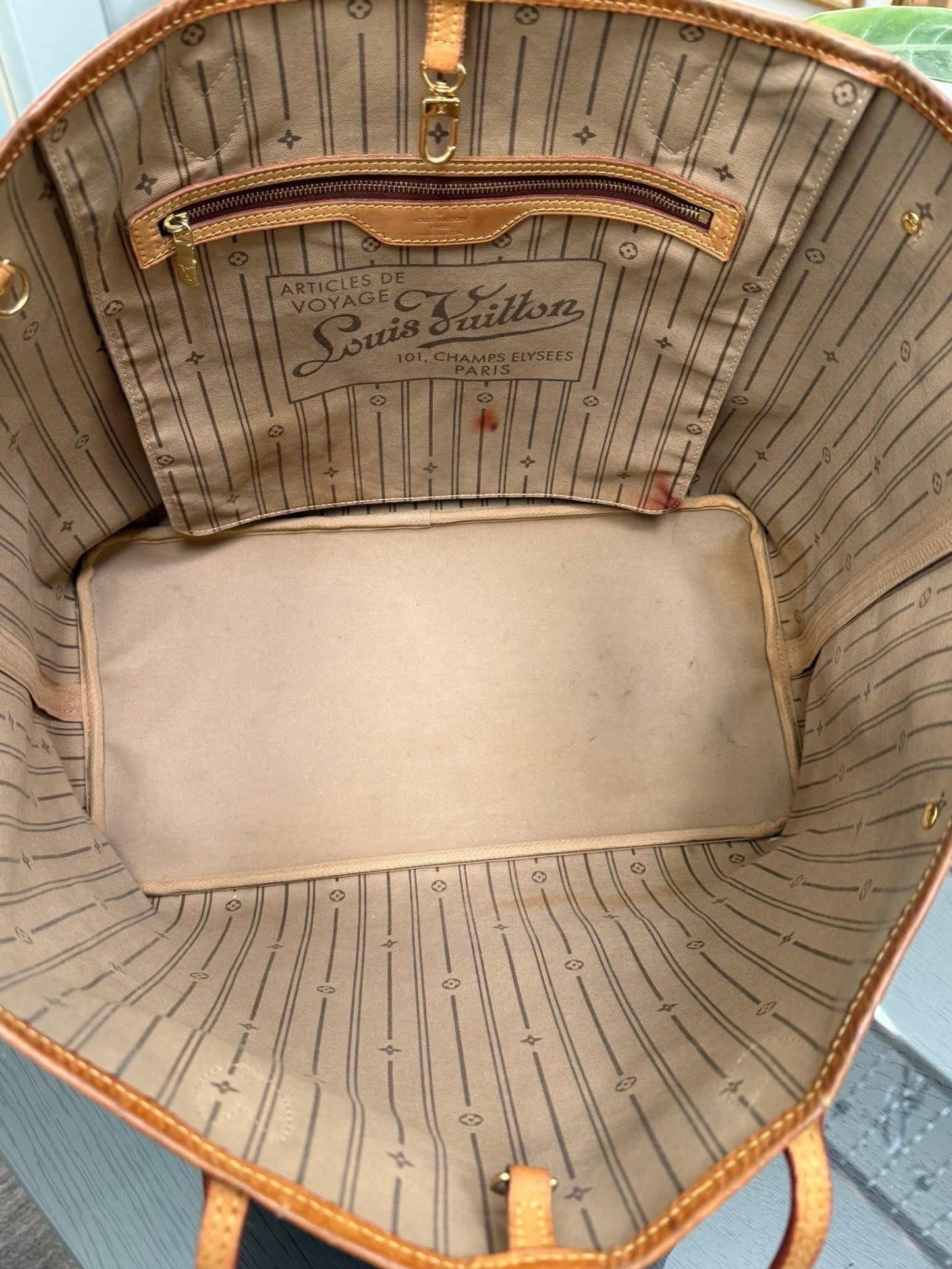 Neverfull GM in Monogram with Insert Organizer 📅 Year: 2011