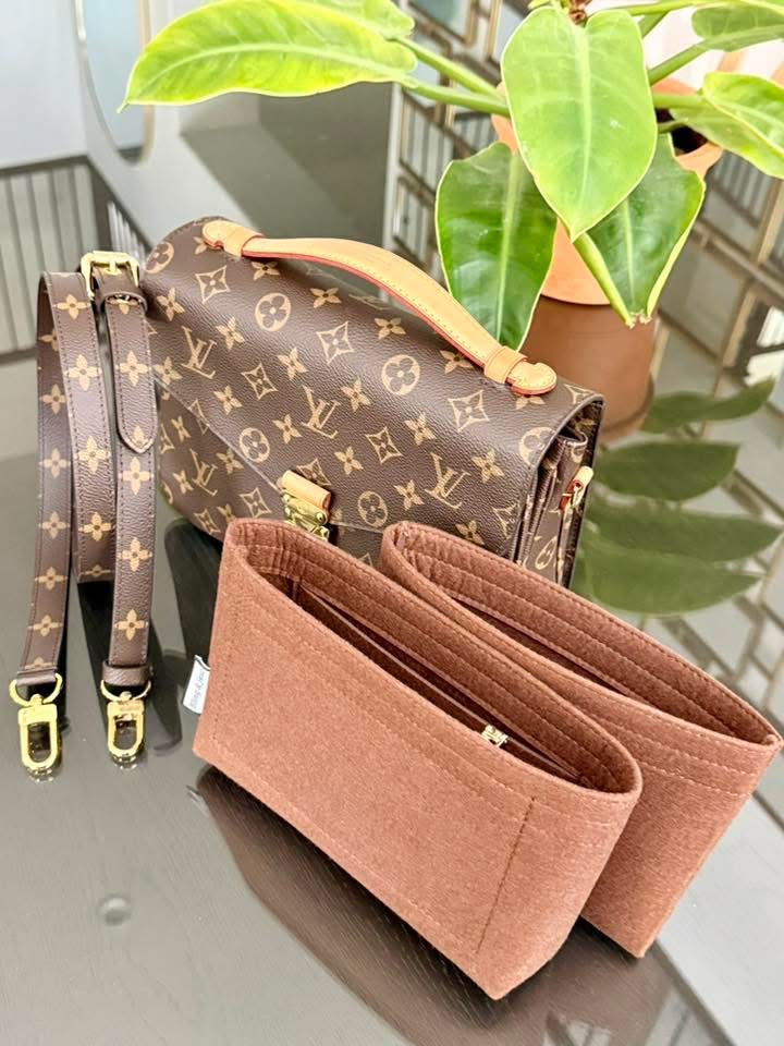 Pochette Metis with Original strap, Box, Dustbag, Paper bag and Insert Organizer 🌺 Year 2016