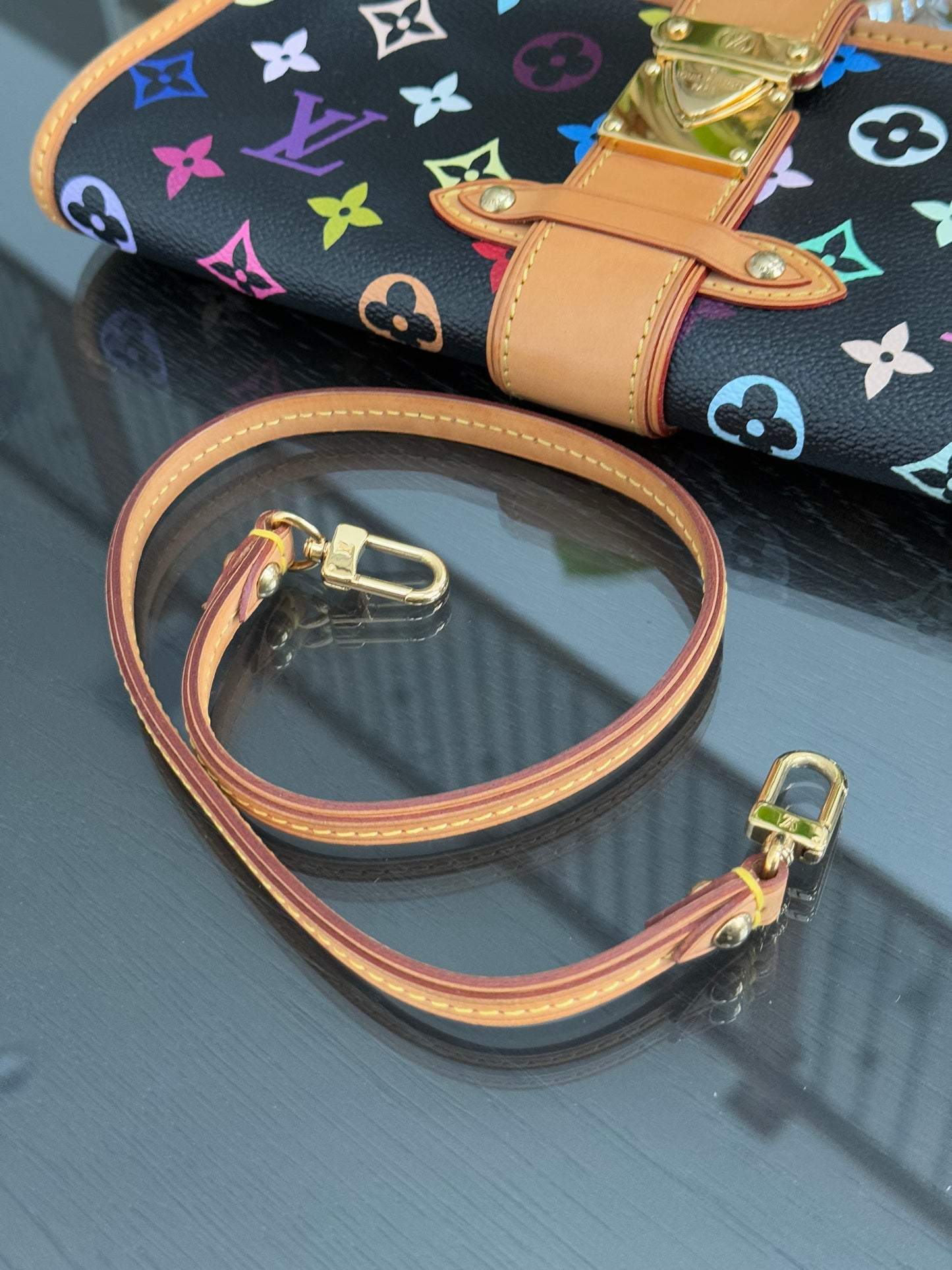 Multicolor Shirley Clutch/ Shoulder Bag with Box📅 Year: 2005