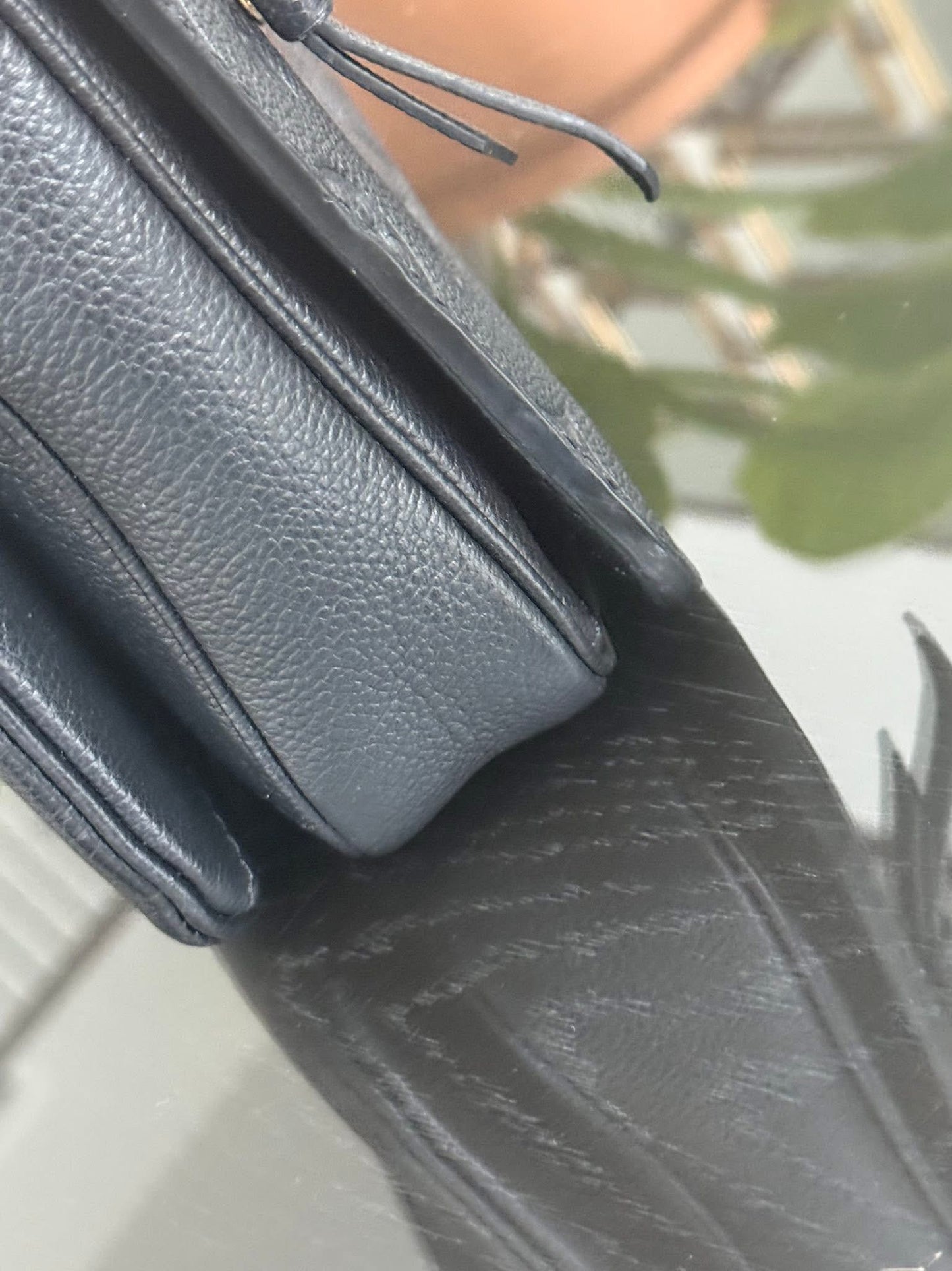 Pochette Metis Empreinte Noir in Black (Microchipped with Complete Inclusions) 💐🌸