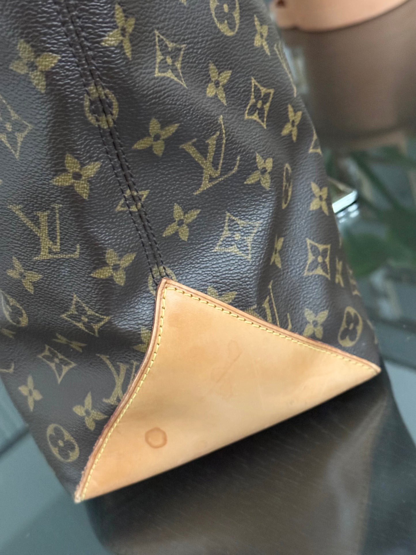 Cabas Alto in Monogram 🗓️ Year: 2002