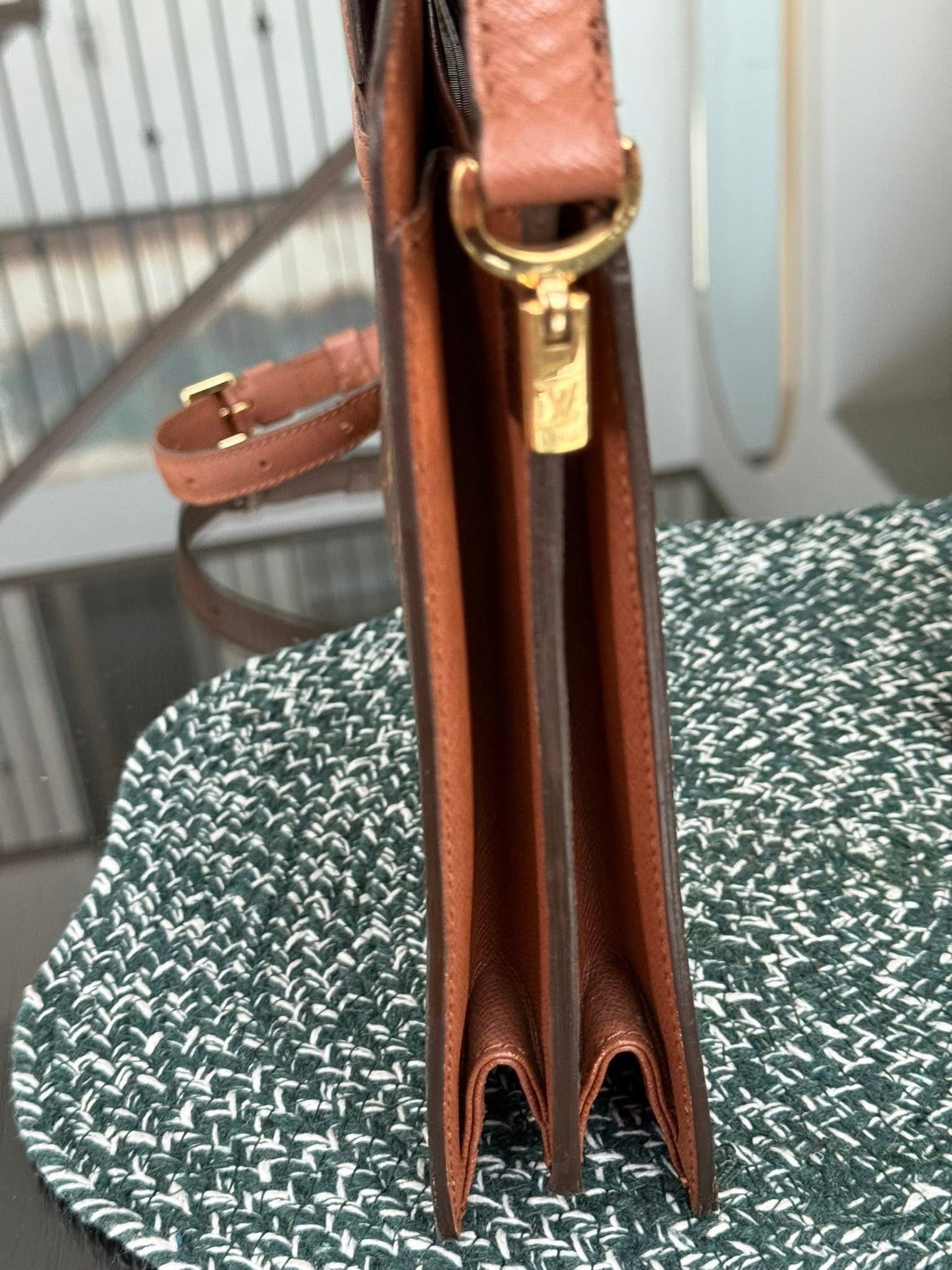 Courcelles Shoulder/ Crossbody bag 📅 Year: 1997