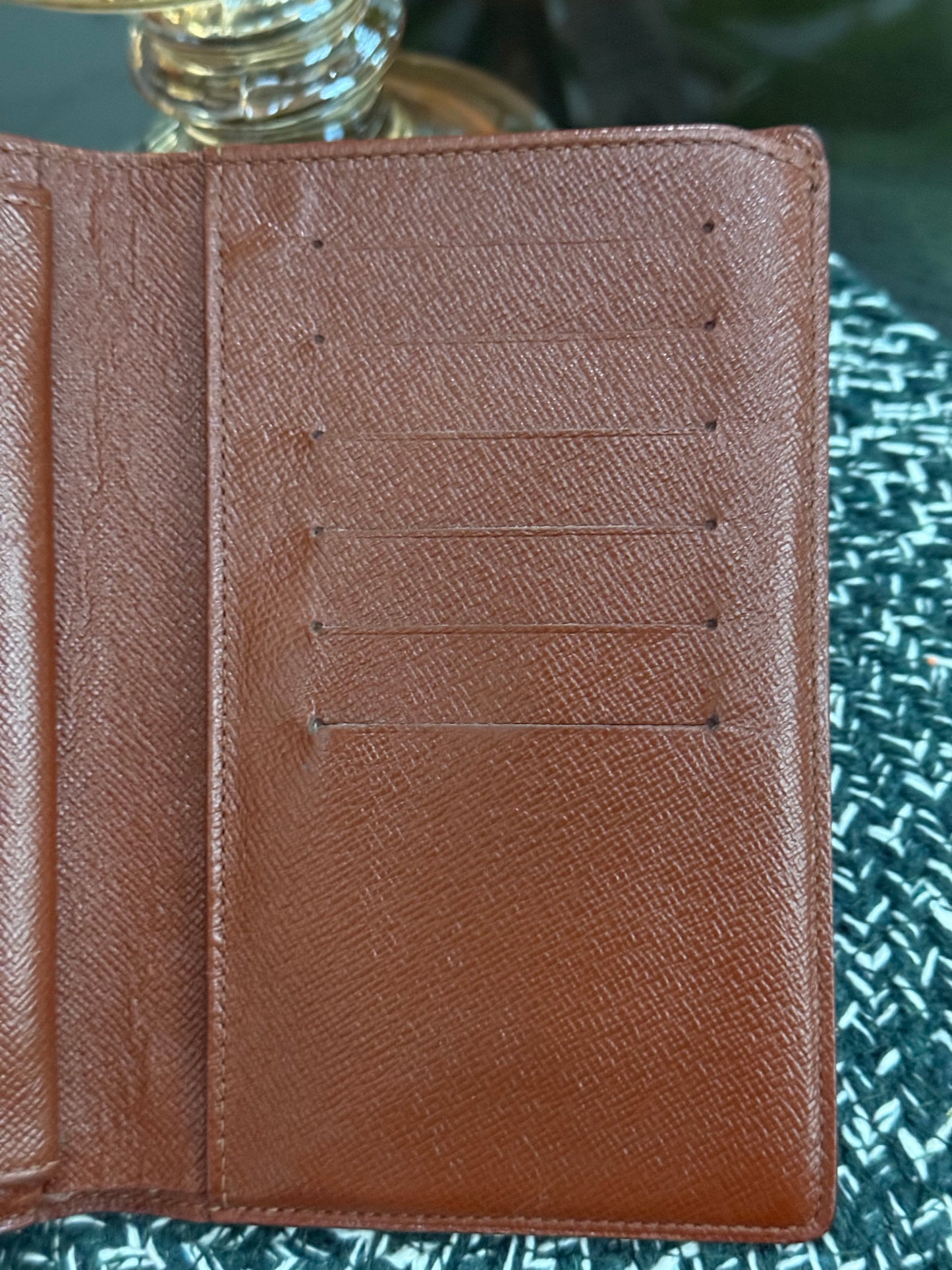 Etui Wallet Passport Holder in Monogram with 6 Cardholders 🗓️ Year: 1999