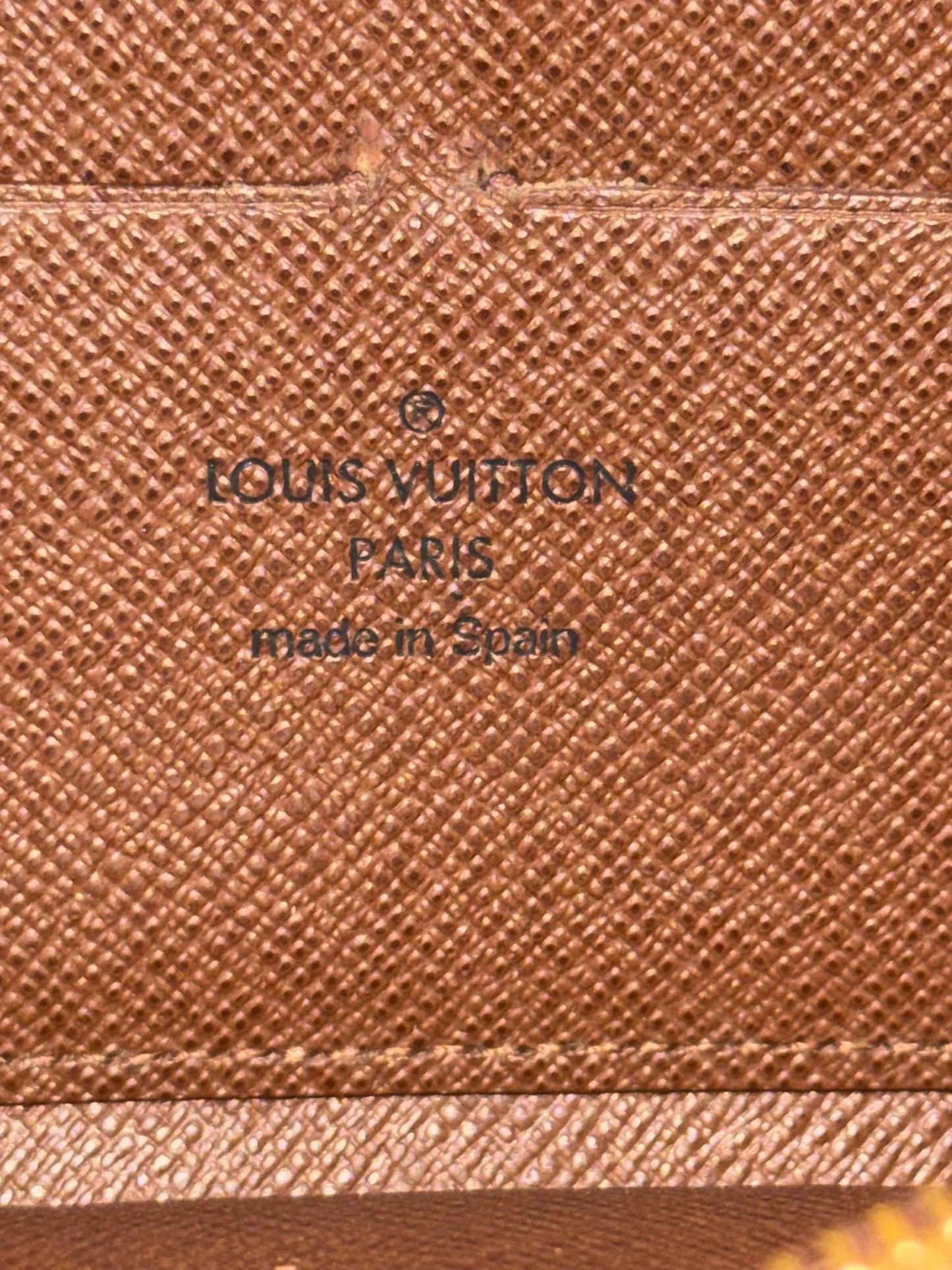 Zippy Long Wallet in Monogram with Dustbag 🗓️ Year: 2011