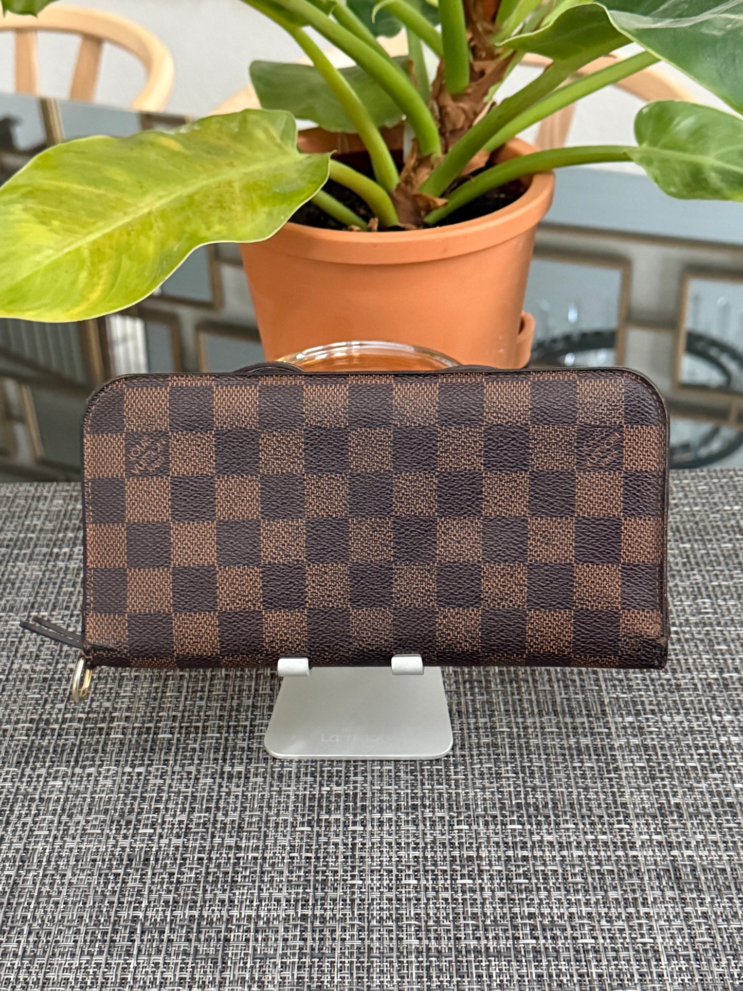 Insolite Wallet in De -Year 2011