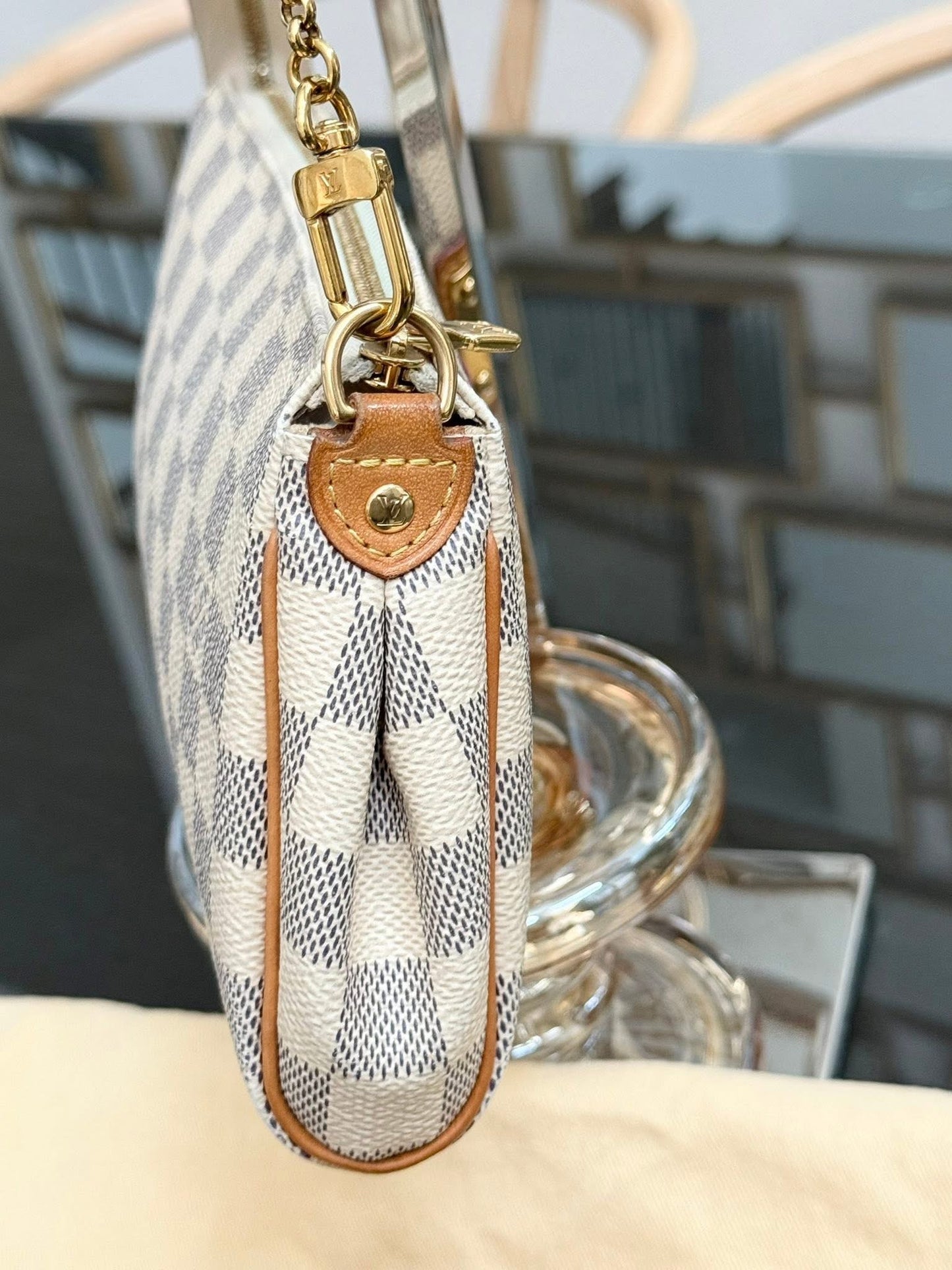 Eva Clutch in Azur with Original Strap, Dustbag , box and Paper bag 🗓️ Year: 2016