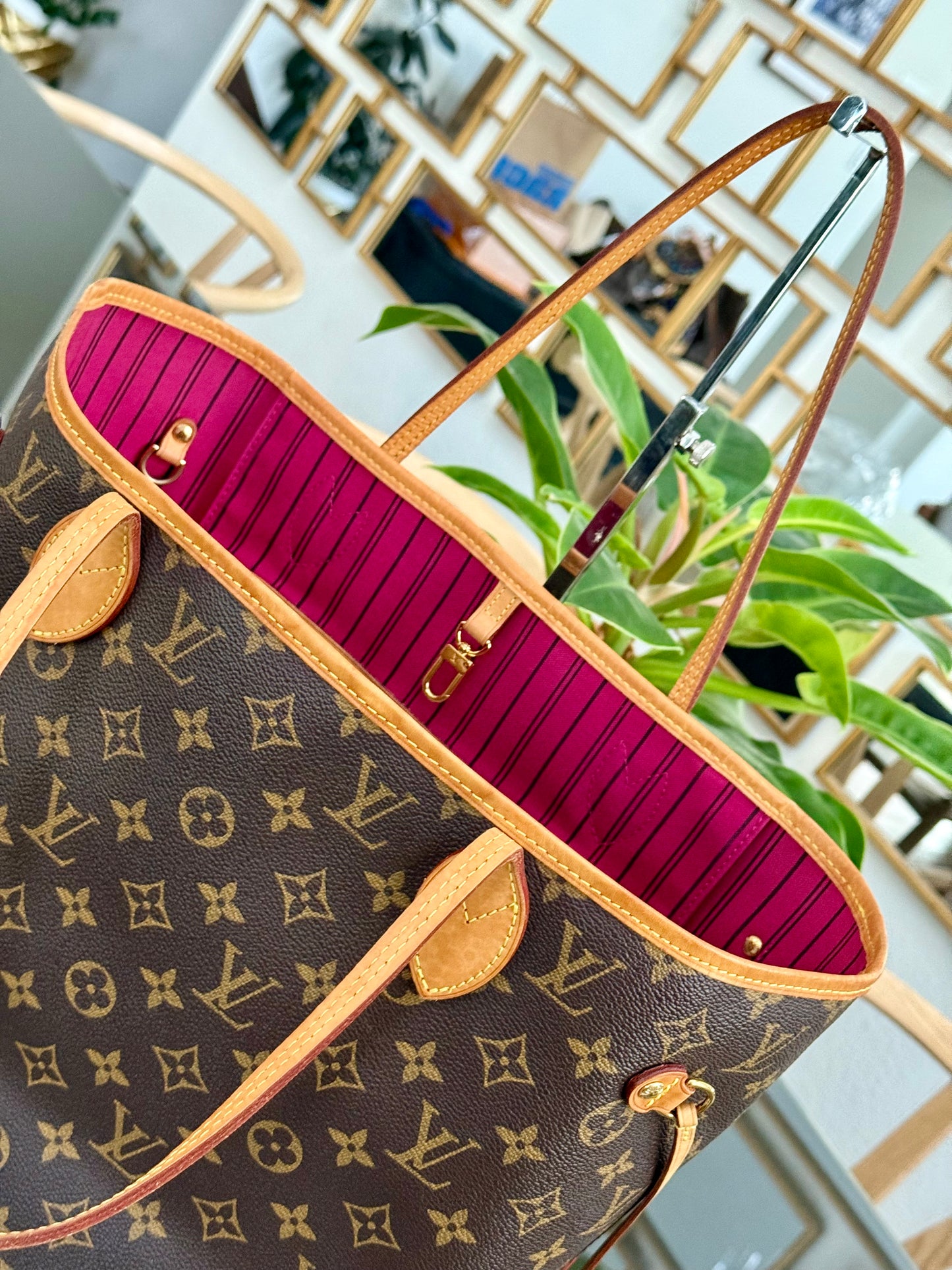 Neverfull MM in Peony with Insert Organizer and Dustbag 🗓️ Year: 2016