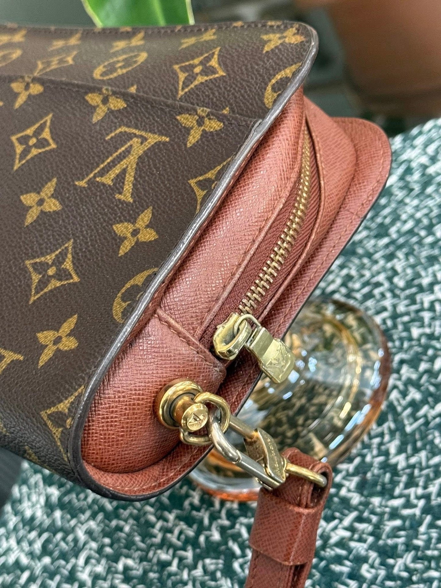 Orsay Clutch 🗓️ Year: 2001
