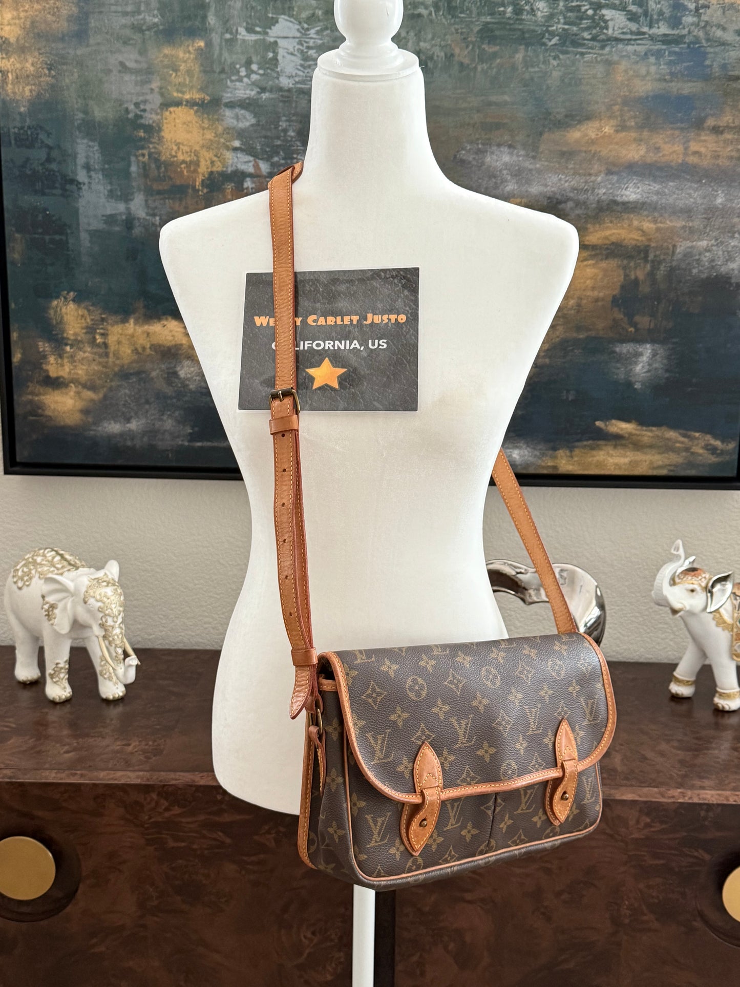 Gibeciere MM Crossbody Messenger -
📅 Year: 1991