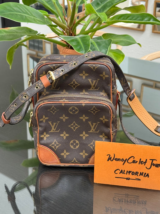 Amazon Crossbody Bag -Year: 1999