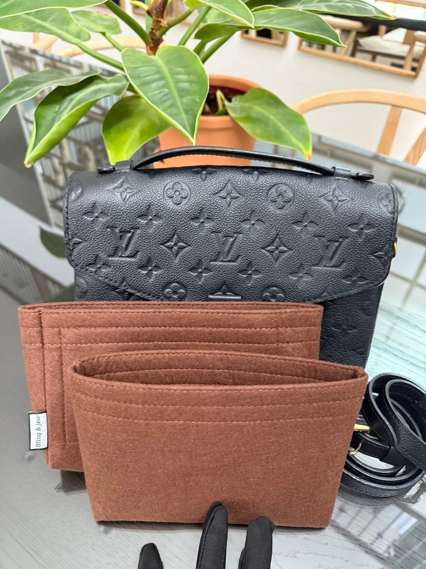 Pochette Metis Emptiente Noir with Box, Dustbag, Insert Organizer, Box and Paper bag -Microchip & Authenticed