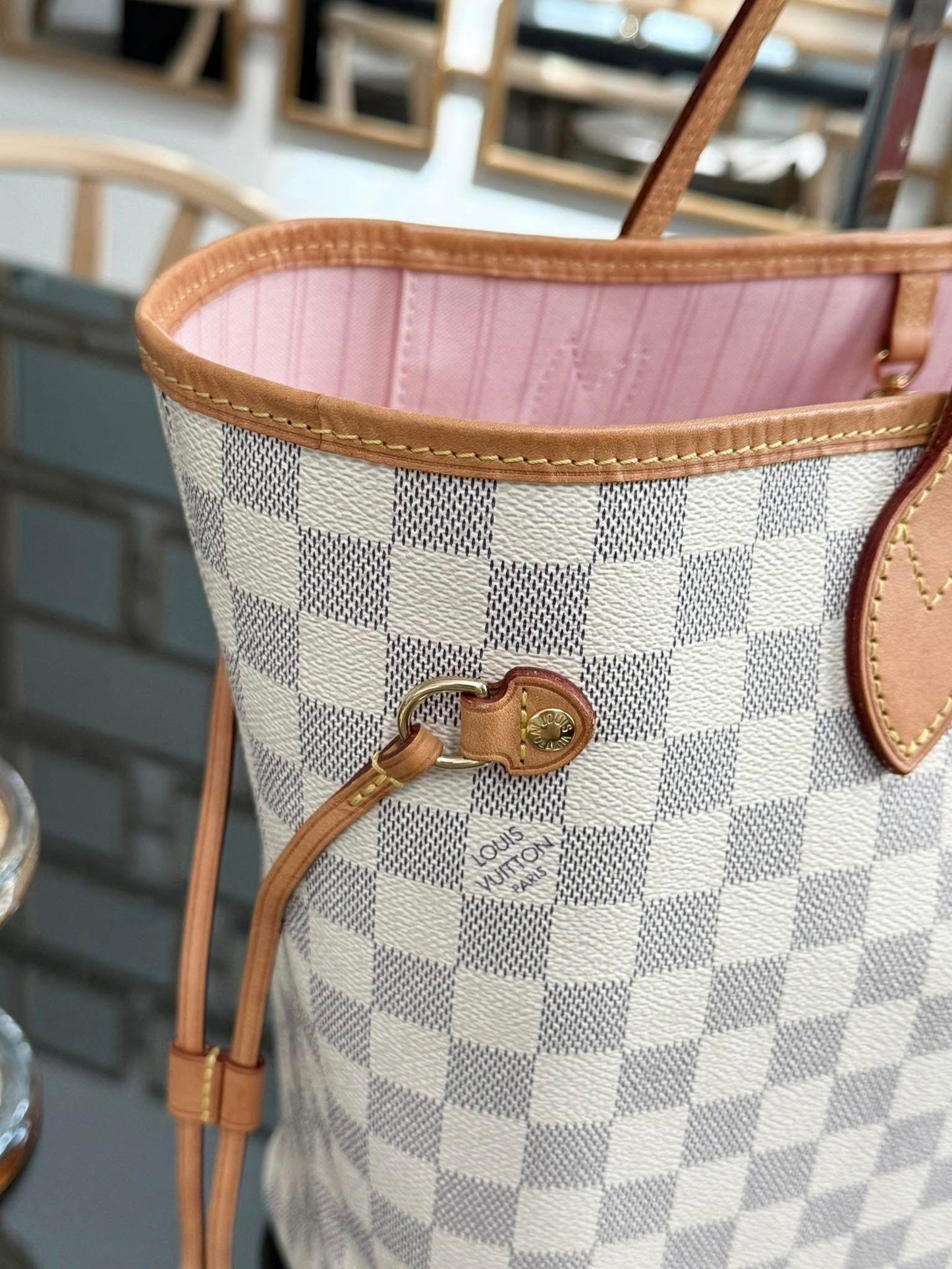 Neverfull MM in Rose Ballerine w/ Dustbag, Receipt and Insert Organizer -🗓️ Microchip