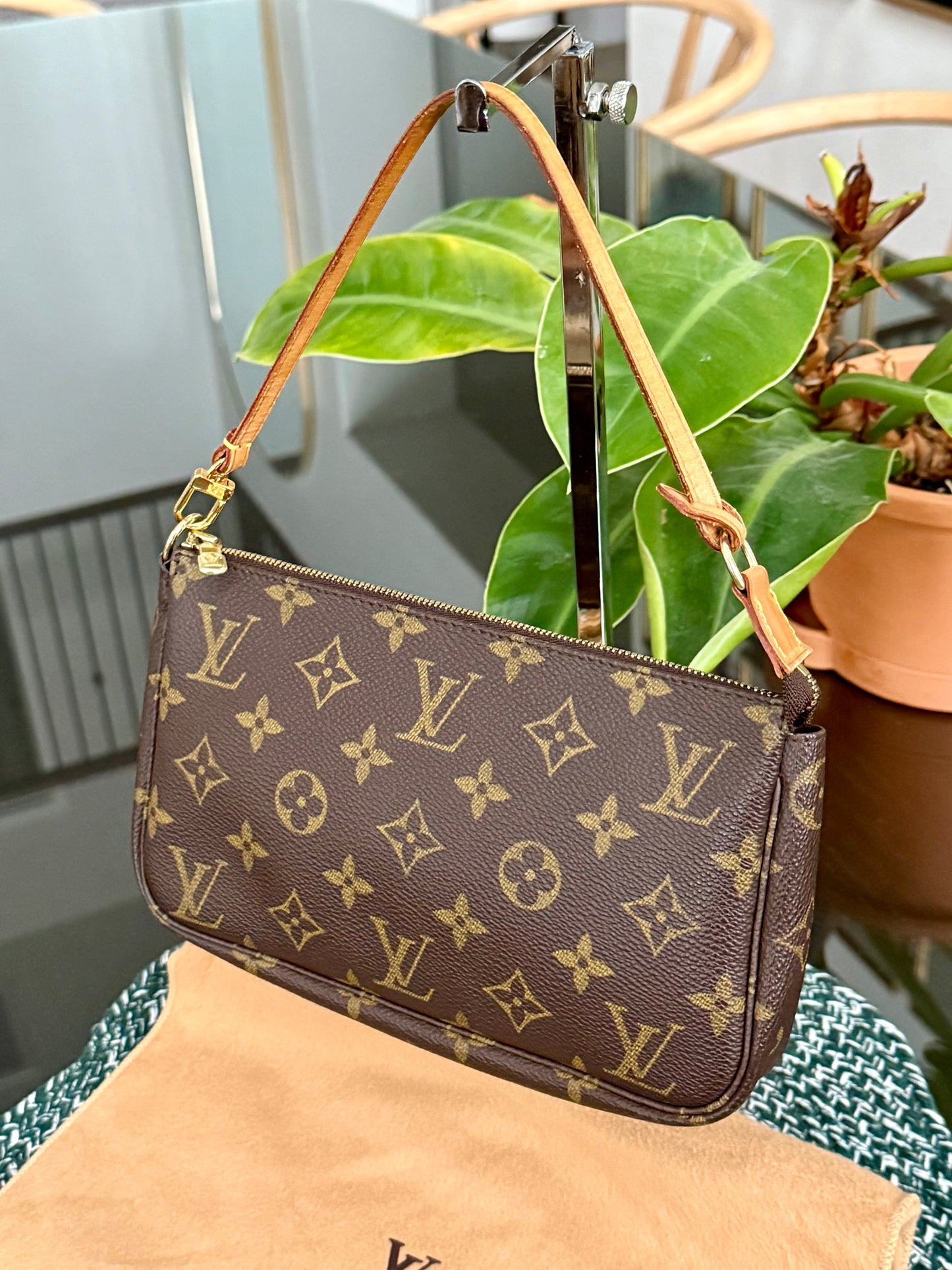 Pochette Accessories with Dustbag -🗓️ Year: 2001