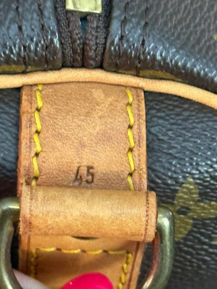 Keepall 45 Bandoulier with Original Strap , Luggage Tag and Poignet 📅 Year: 1989