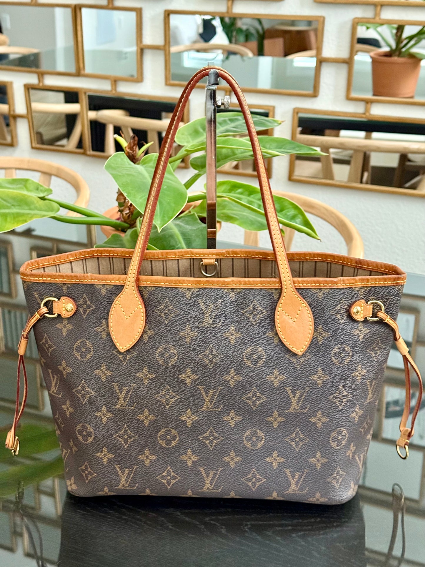 Neverfull PM in Monogram with Dustbag and Insert Organizer 🗓️ Year: 2009