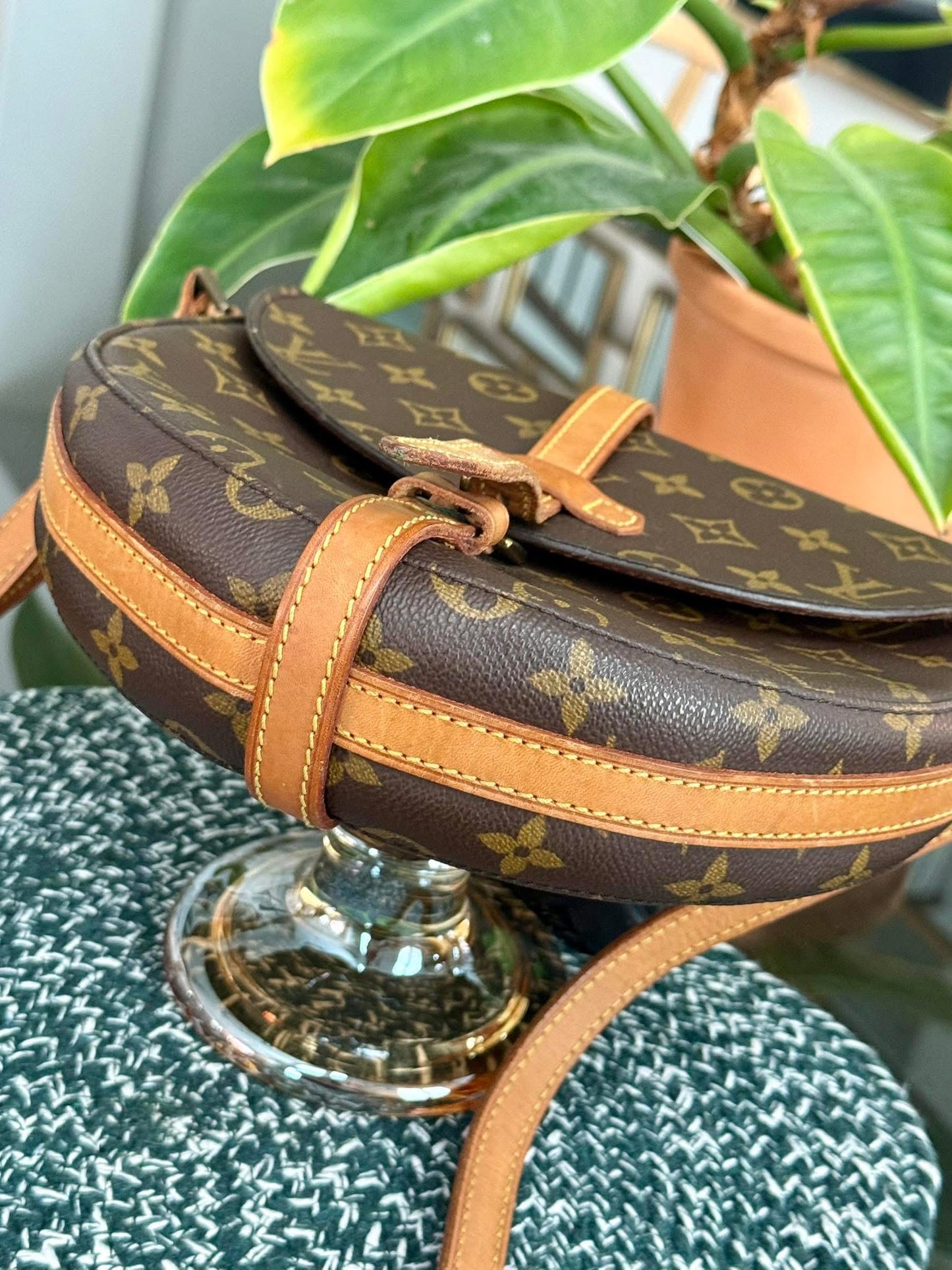 Chantilly MM Crossbody Bag 📅 Year: 1990