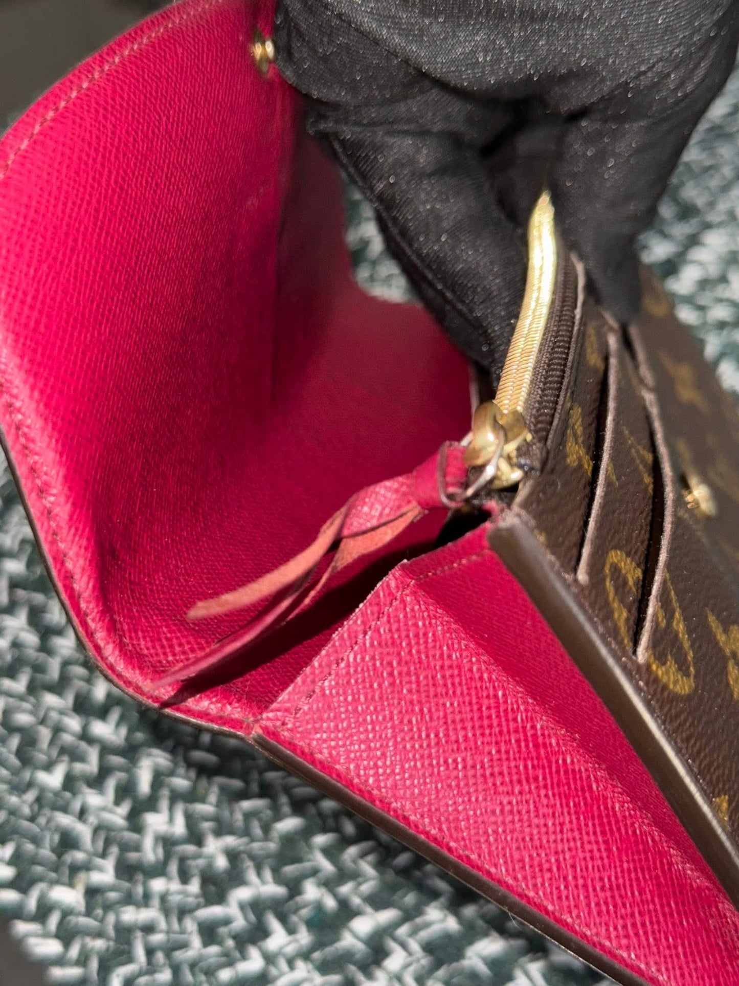 Emilie Peony Wallet in Monogram 🗓️ Year: 2017