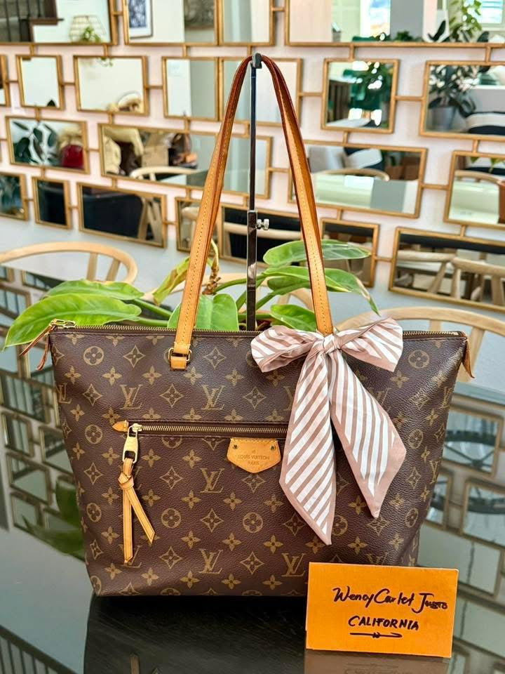 Monogram Lena MM Tote with Non branded Twilly 🗓️ Year: 2016