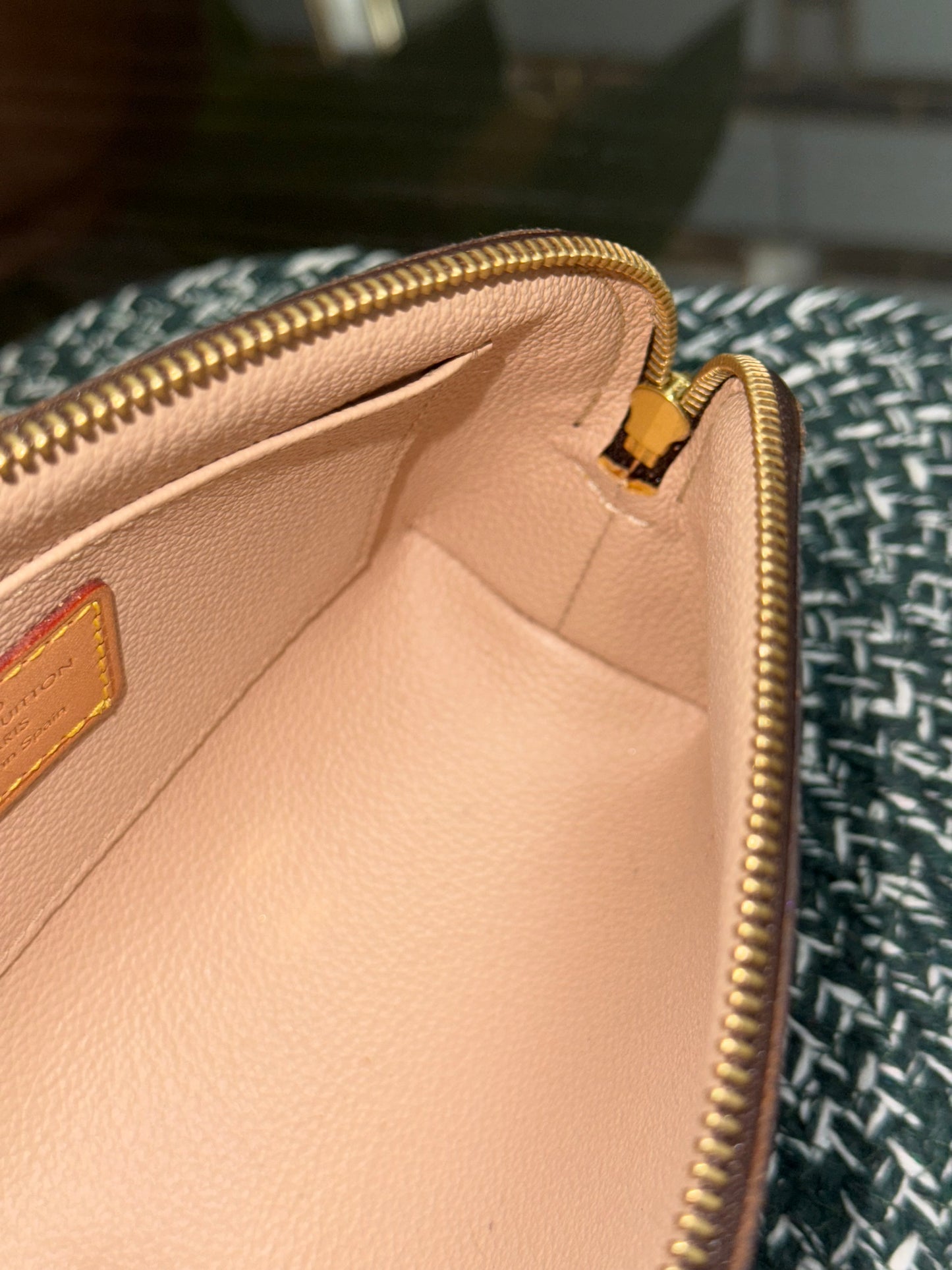 Cosmetic Pouch PM 🗓️ Year: 2003