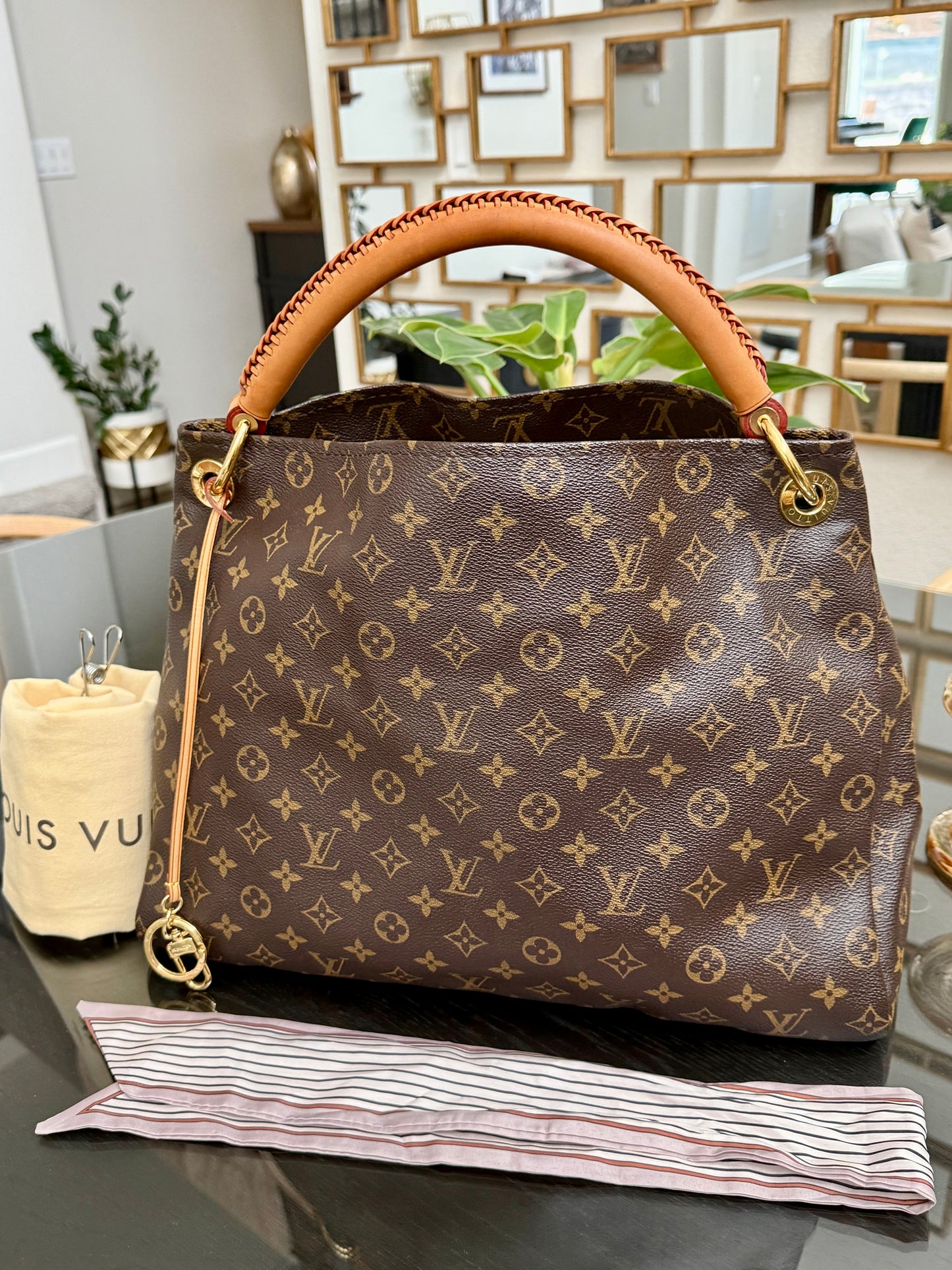 Artsy MM with Dustbag, Insert Organizer and Non branded Scarf - 📅 Year: 2010