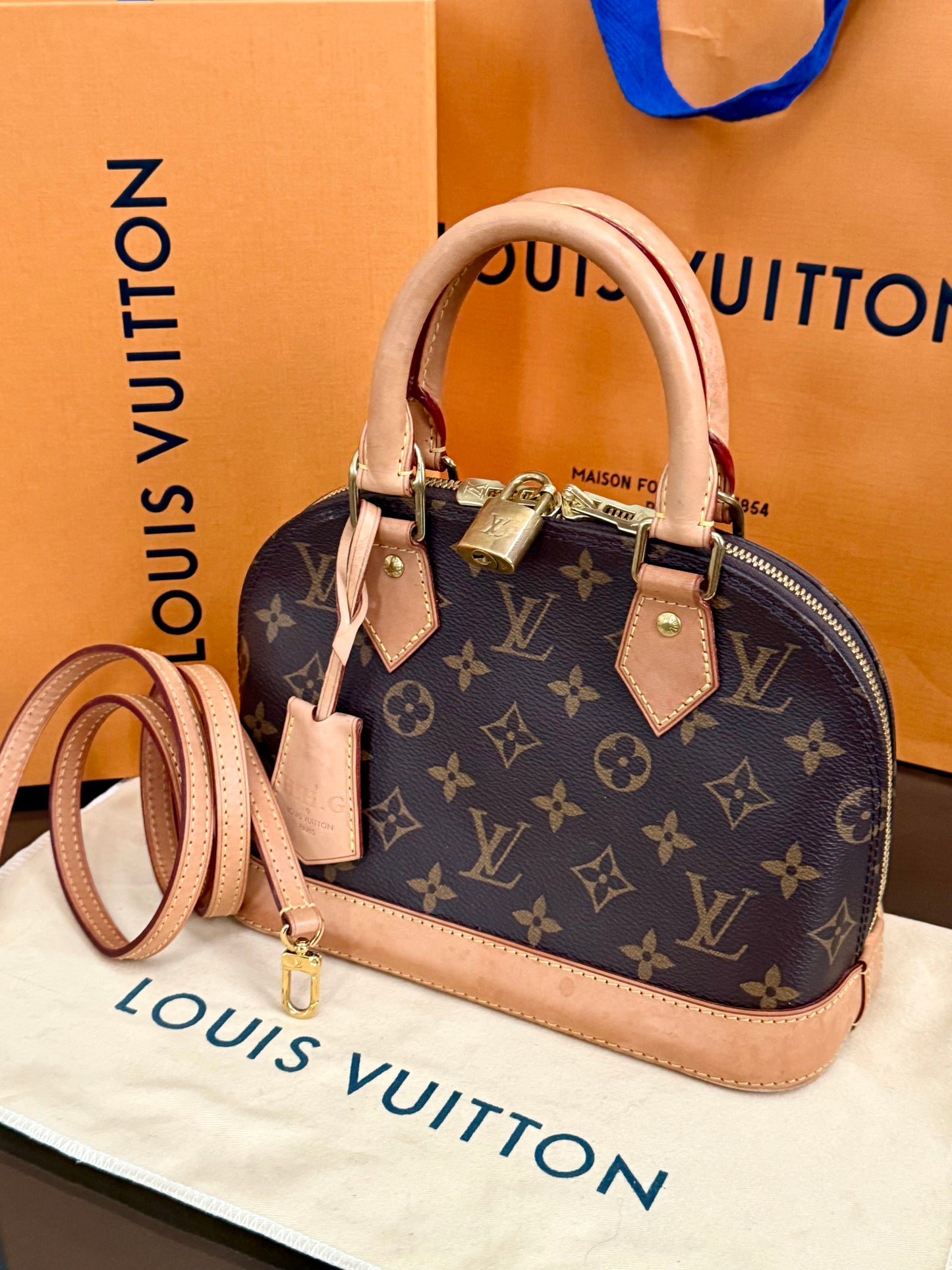 Alma BB with Original Strap , Clochette , Lock 🔐 keys, Box , dustbag and Paper bag - 📅 Year: 2021