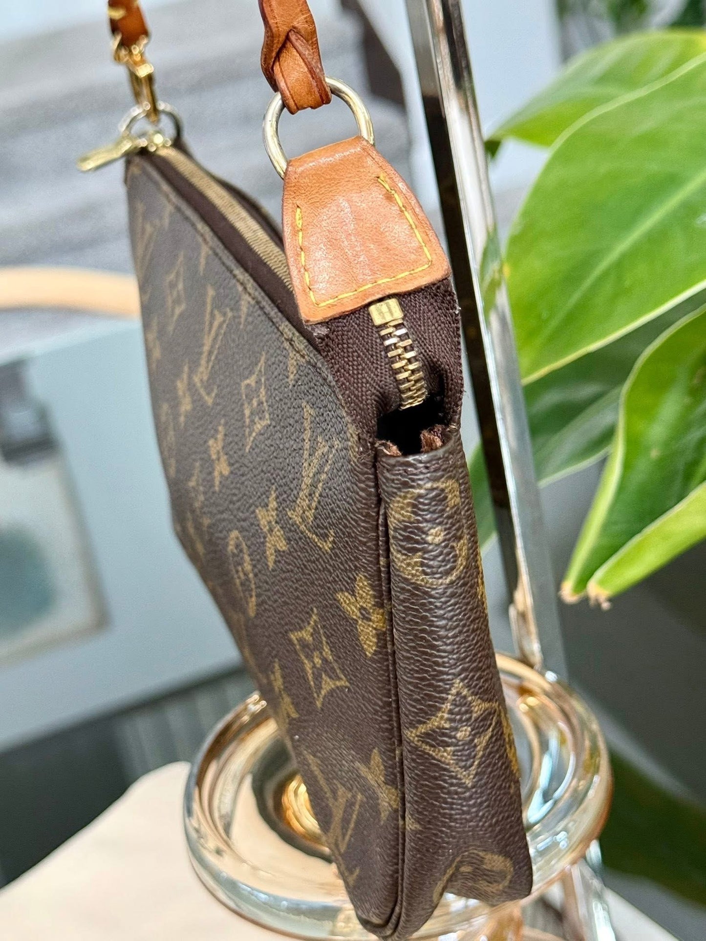 Pochette Accessories with Dustbag 📅 Year: 1999