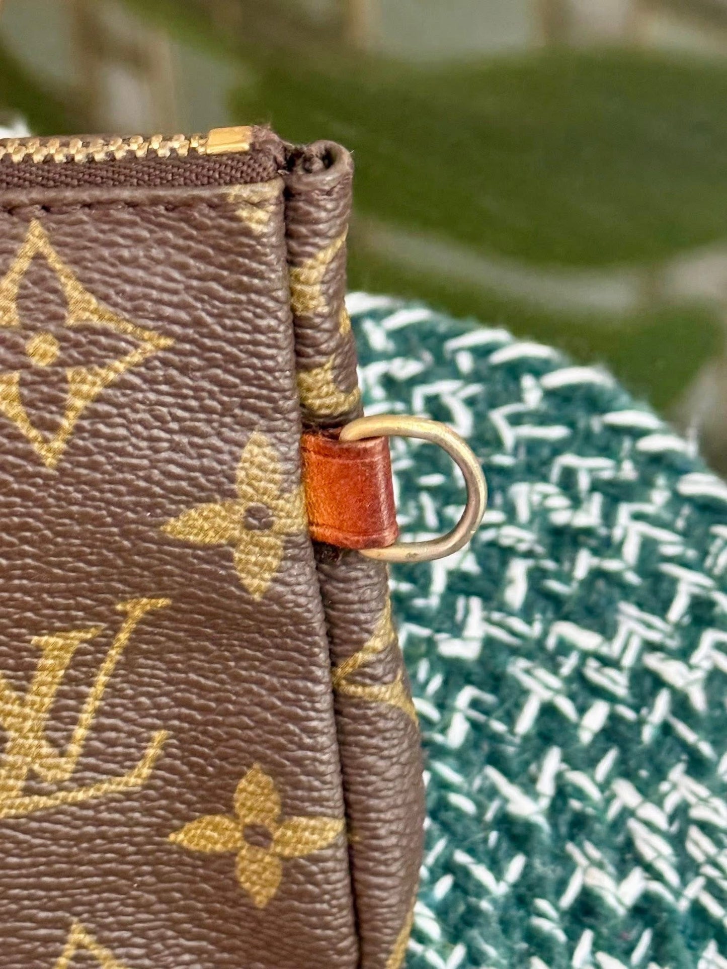 Sac Shopping Pouch with Non branded Chain -🗓️