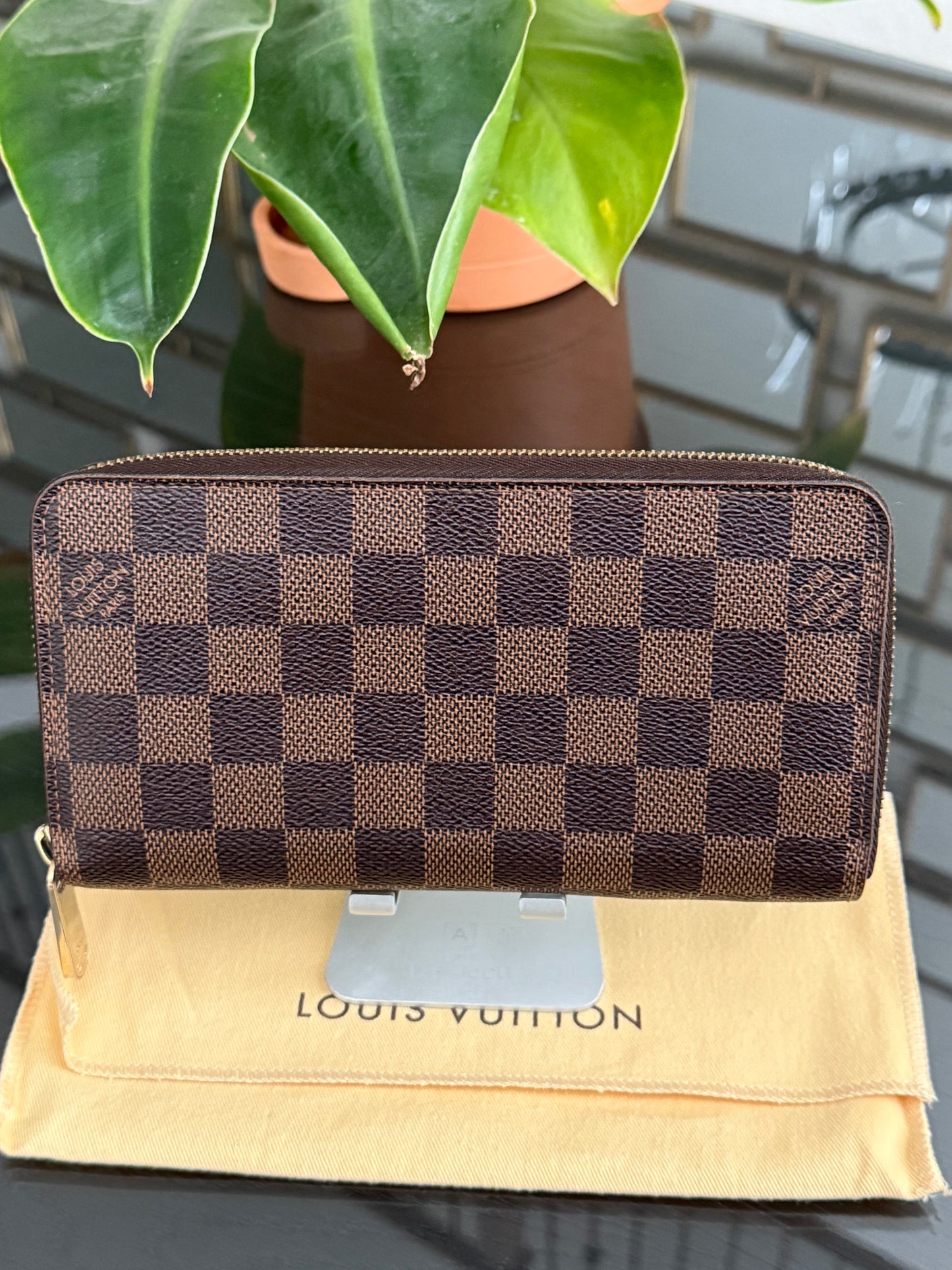 Zippy Long Wallet in DE with Dustbag and box 🗓️ Year: 2013