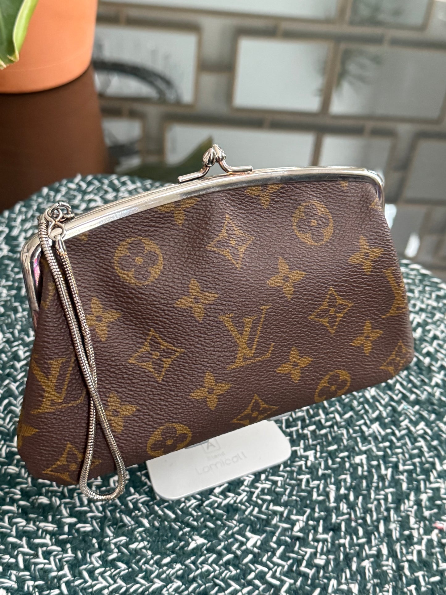 Vintage Monogram Kisslock Pouch🗓️