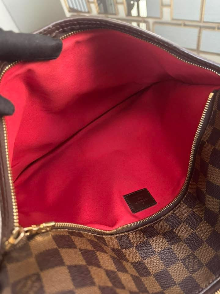 Bloomsbury GM Crossbody -🗓️ Year: 2009