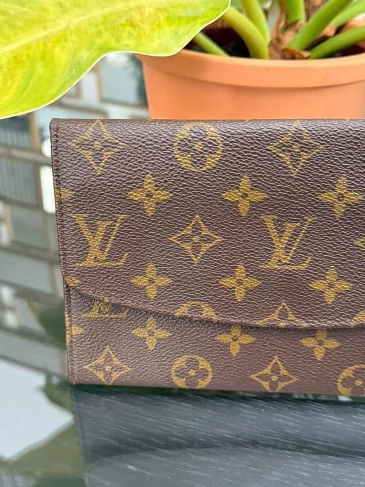 Rabat Clutch with Insert and Generic Crossbody Strap🗓️ Circa 80’s