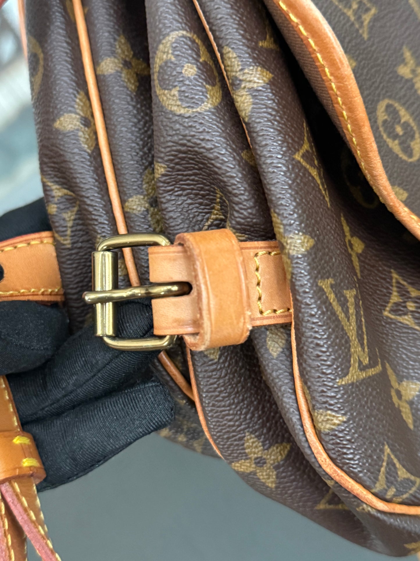 Saumur 30 Crossbody 🌺 Year: 1989