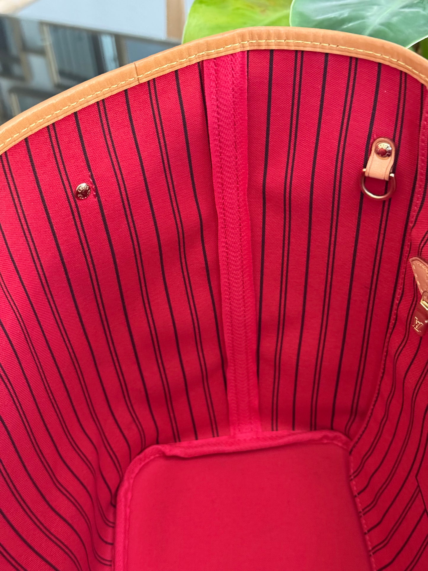 Neverfull MM in Monogram Cerise Interior with Dustbag 🗓️ Year: 2017
