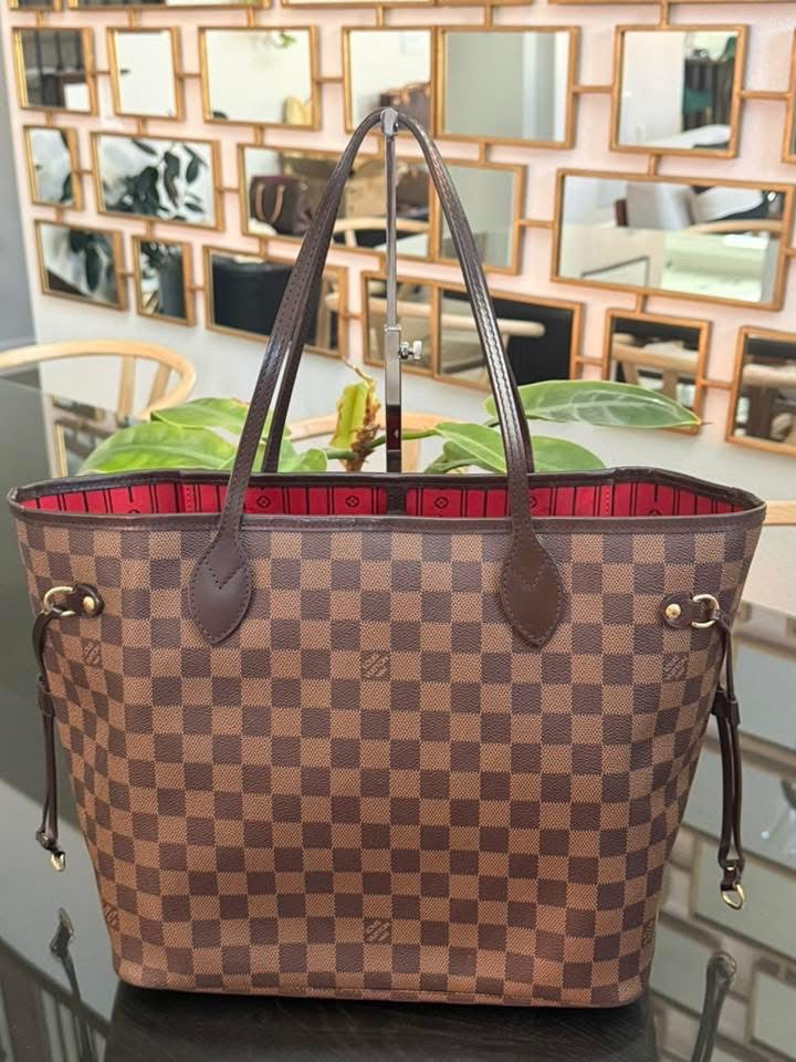 Neverfull MM in DE with Pouch comes with Dustbag and Non branded Twilly 🌺 📅 Year: 2015