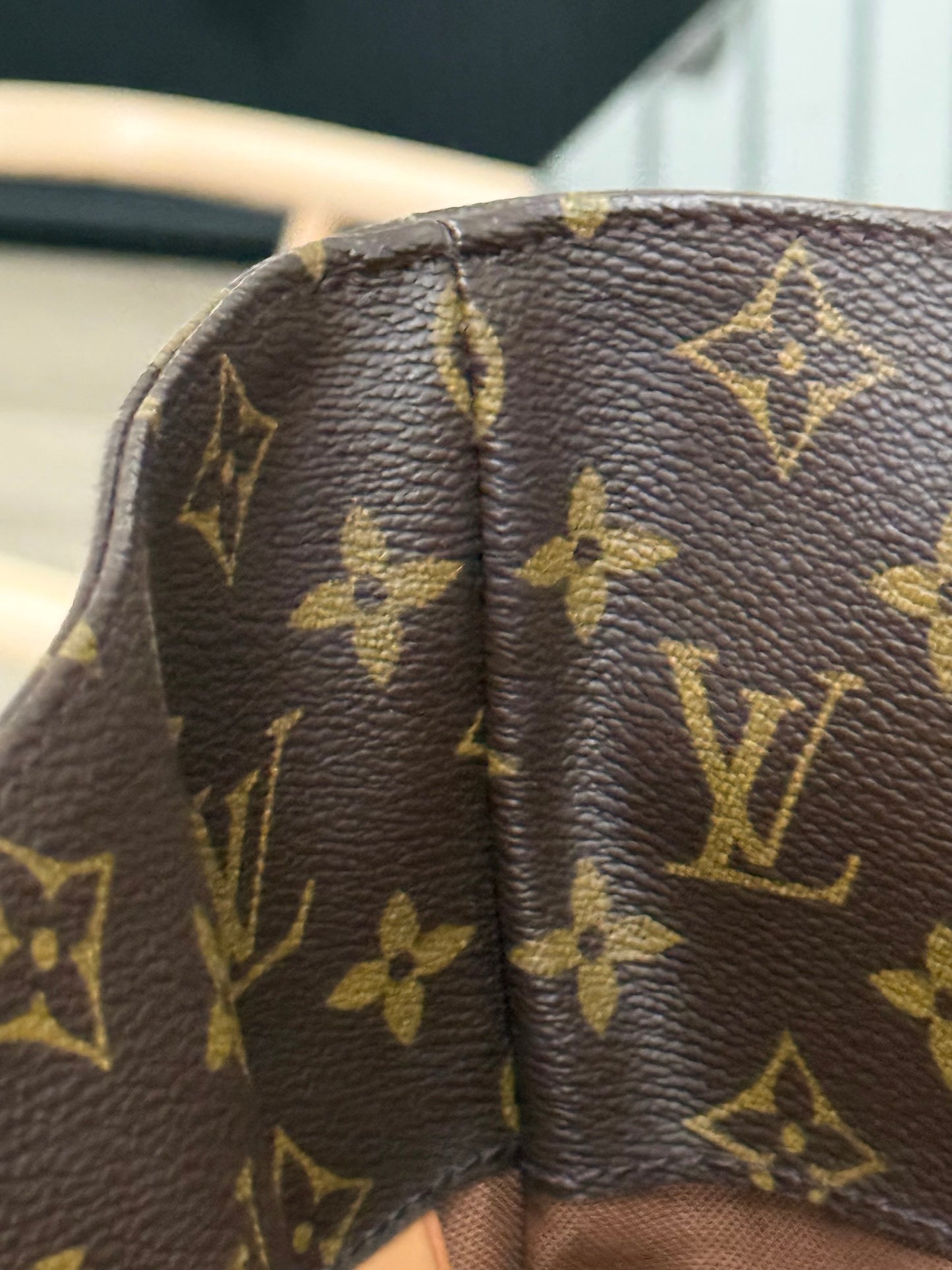 Cabas Alto in Monogram 🗓️ Year: 2002