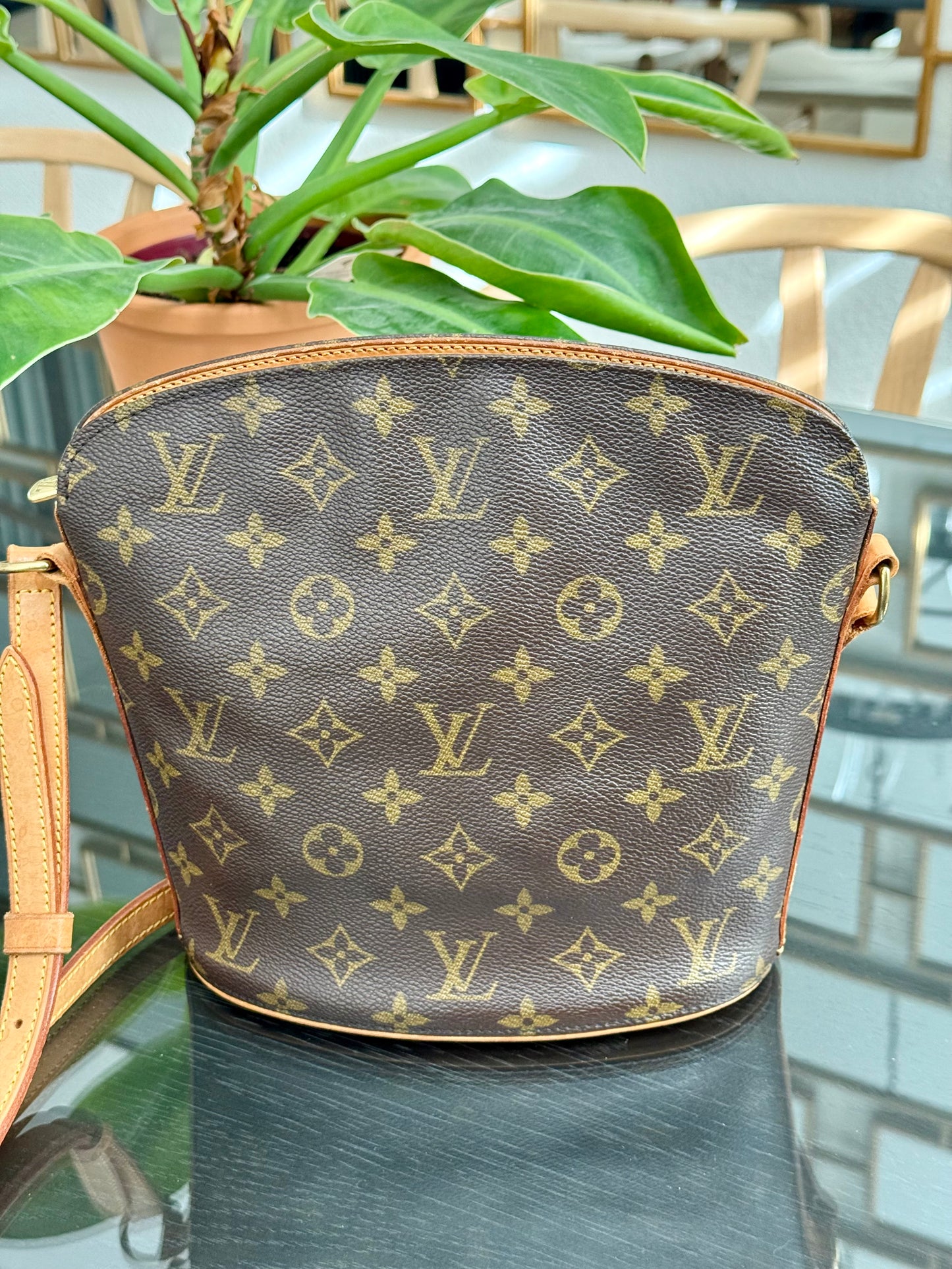 Drouot Crossbody 📅 Year: 1997