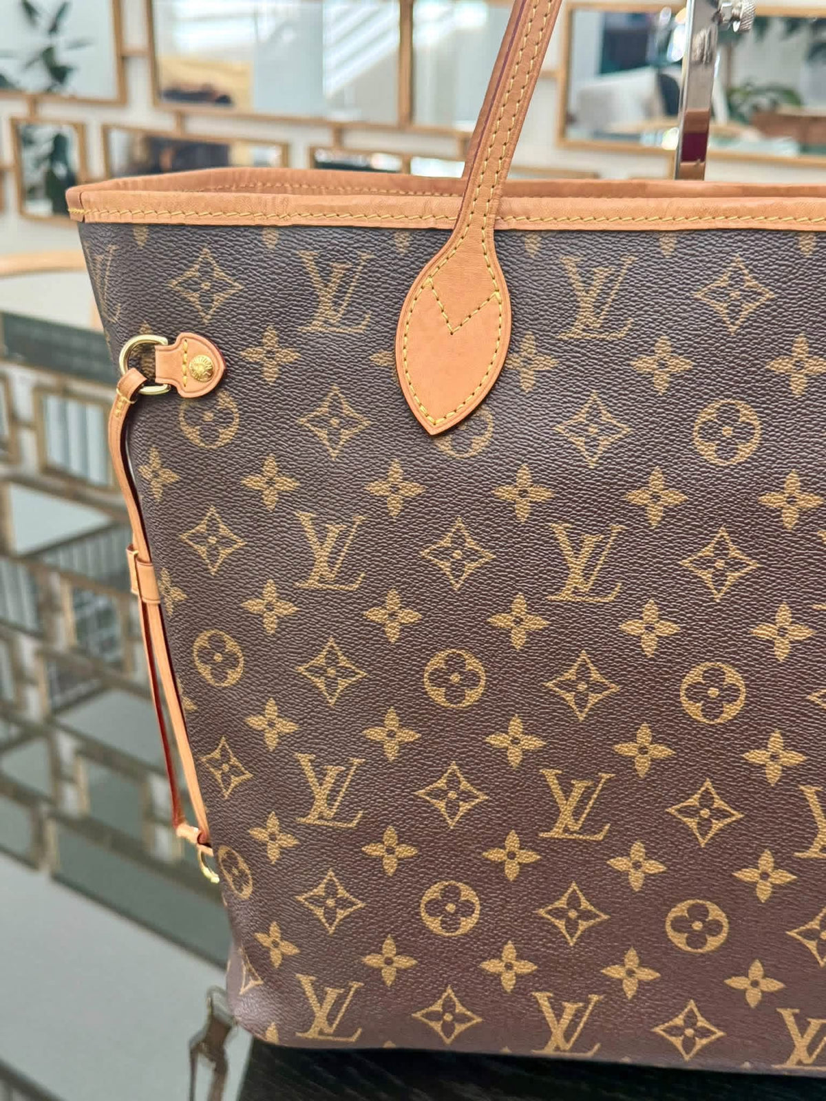 Neverfull MM in Peony interior with Dustbag and Insert Organizer 📅 Year: 2019