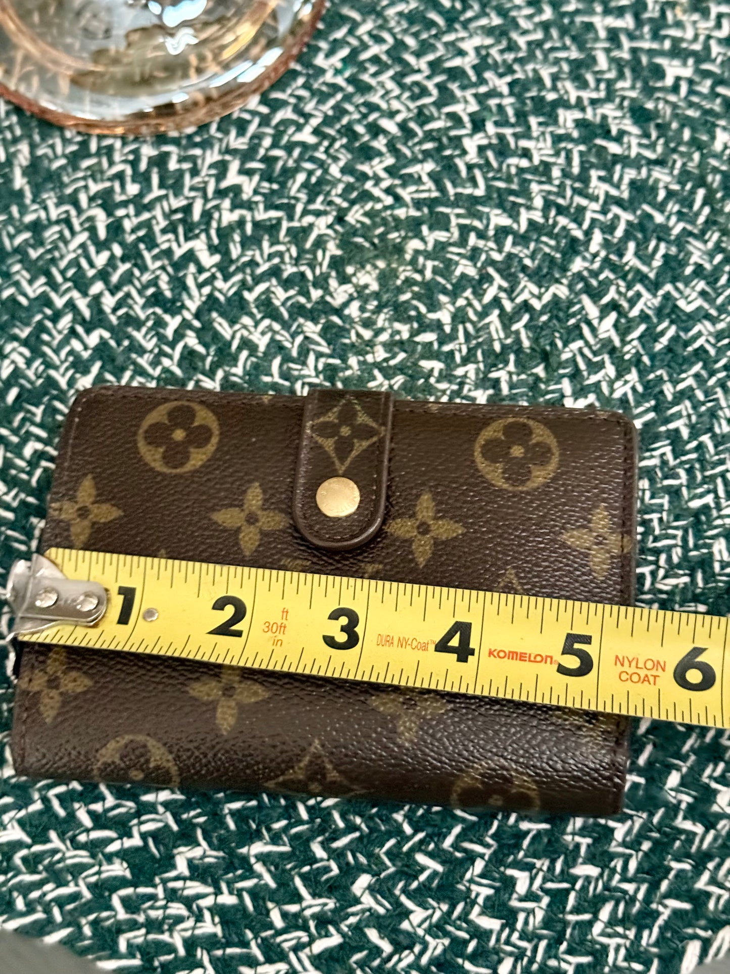 Kisslock Wallet in Monogram 🗓️ Year: 2001