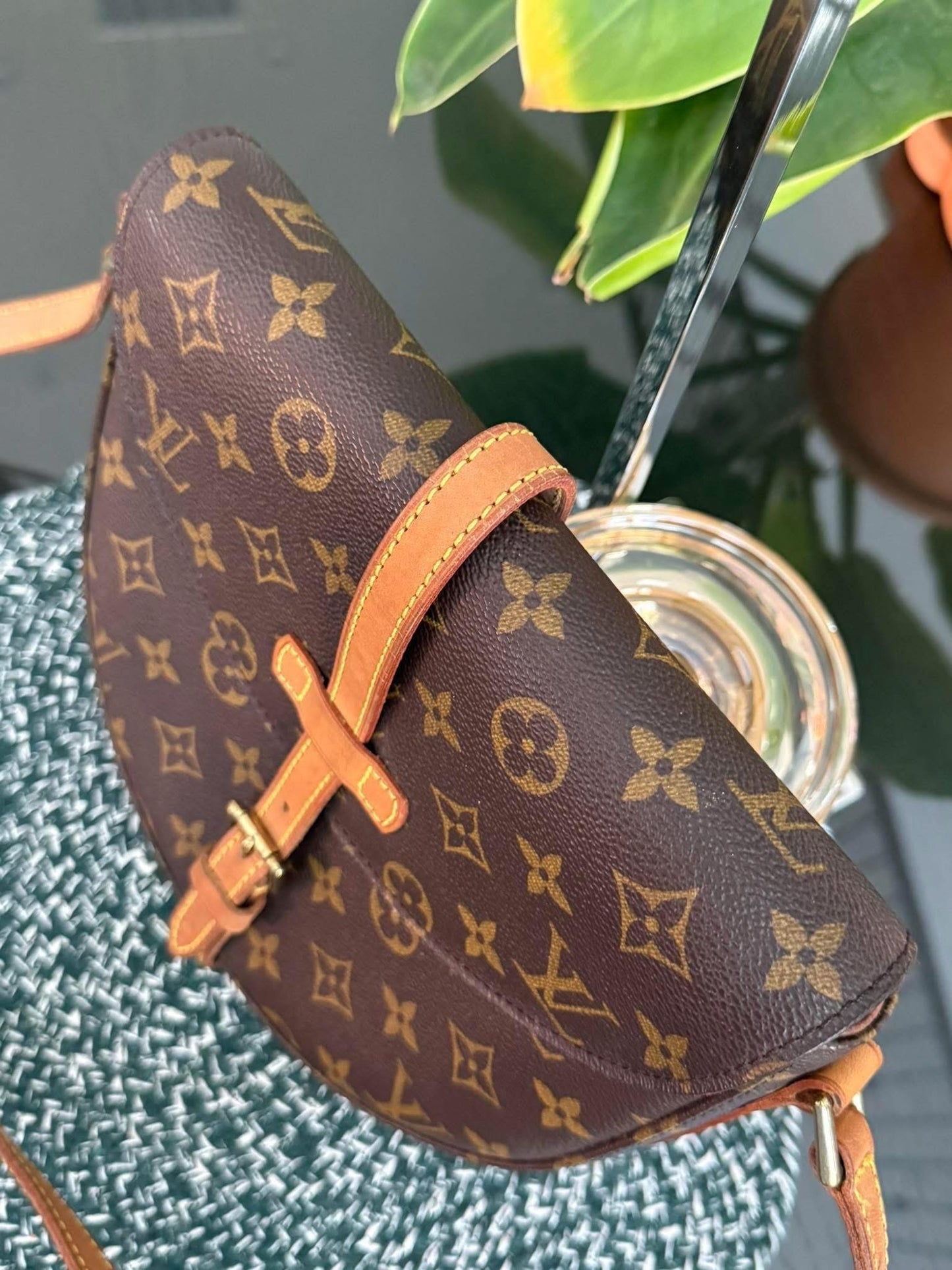 Chantilly MM Crossbody Bag 🌺 📅 Year: 1995
