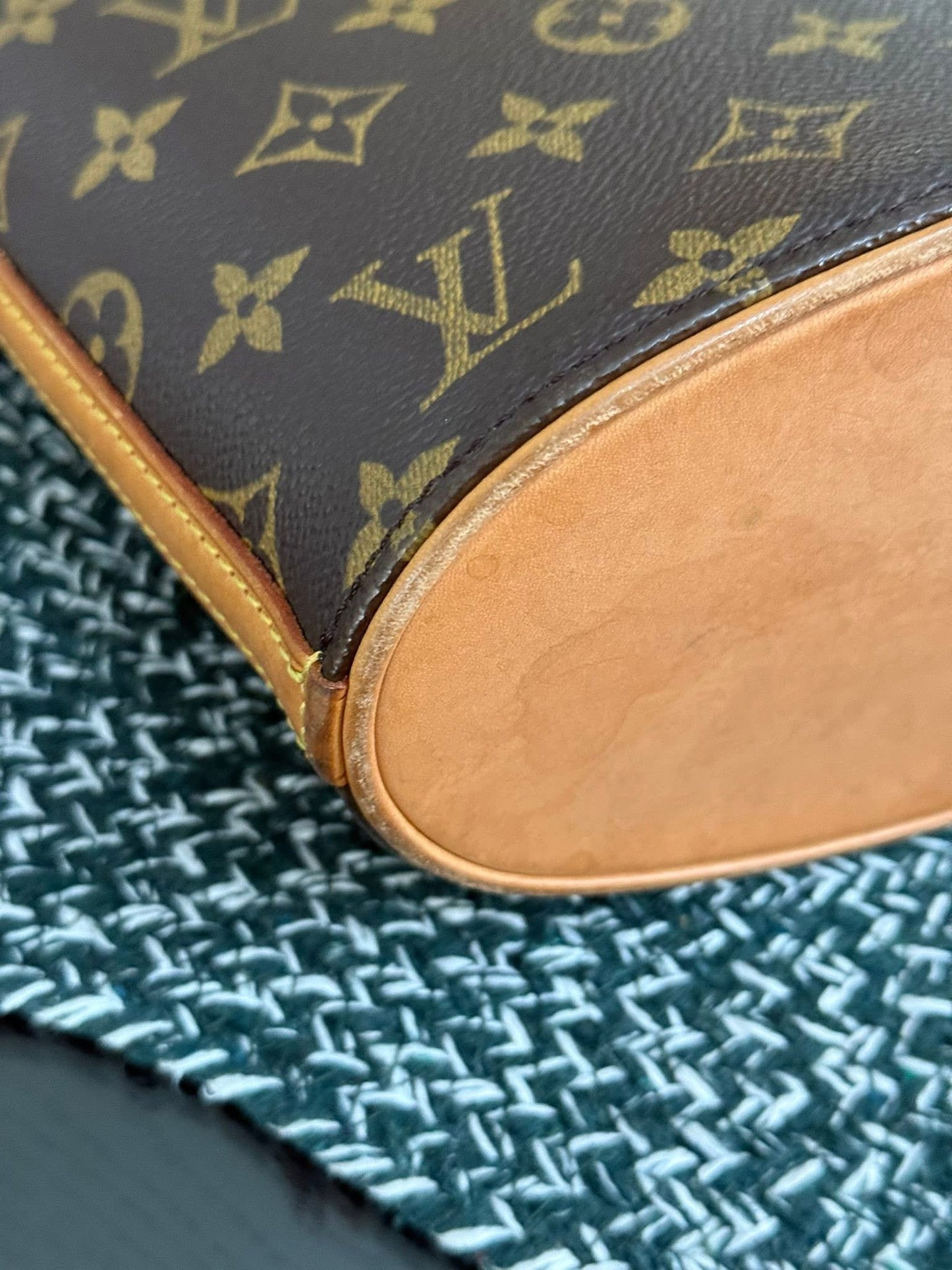 Drouot Crossbody-🗓️ Year: 2004