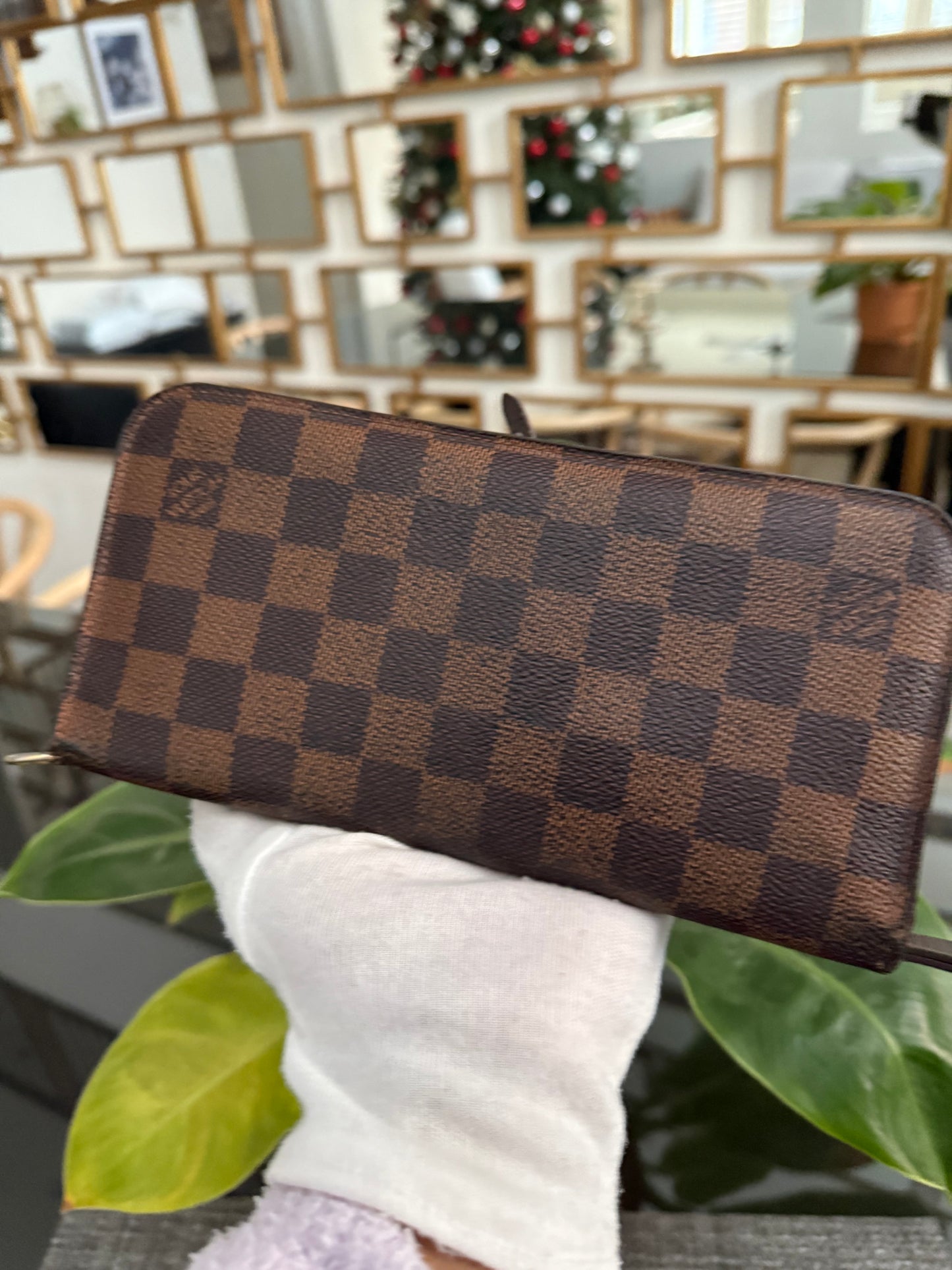 Insolite Wallet in De -Year 2011