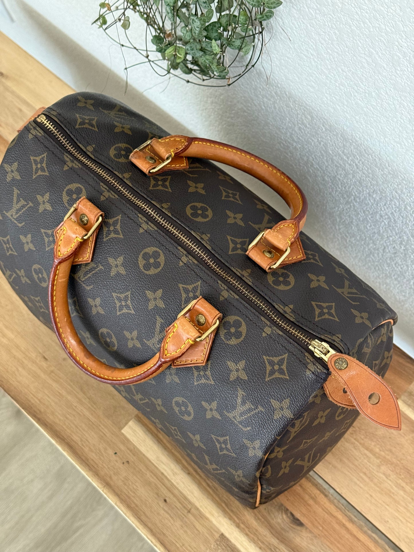 Speedy 30 with 🔐 Lock & Key - 📅 Year: 1989