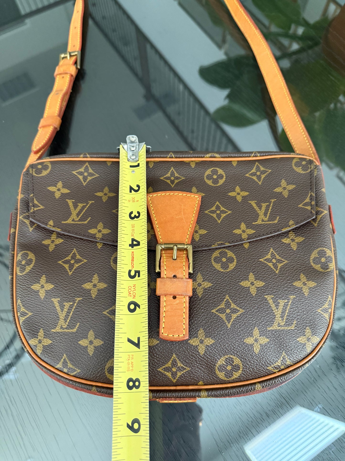 Jeaunefille GM Crossbody 📅 Year: 1989