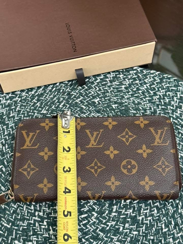 Monogram Zippy Long Wallet with Box 🗓️ Year: 2015