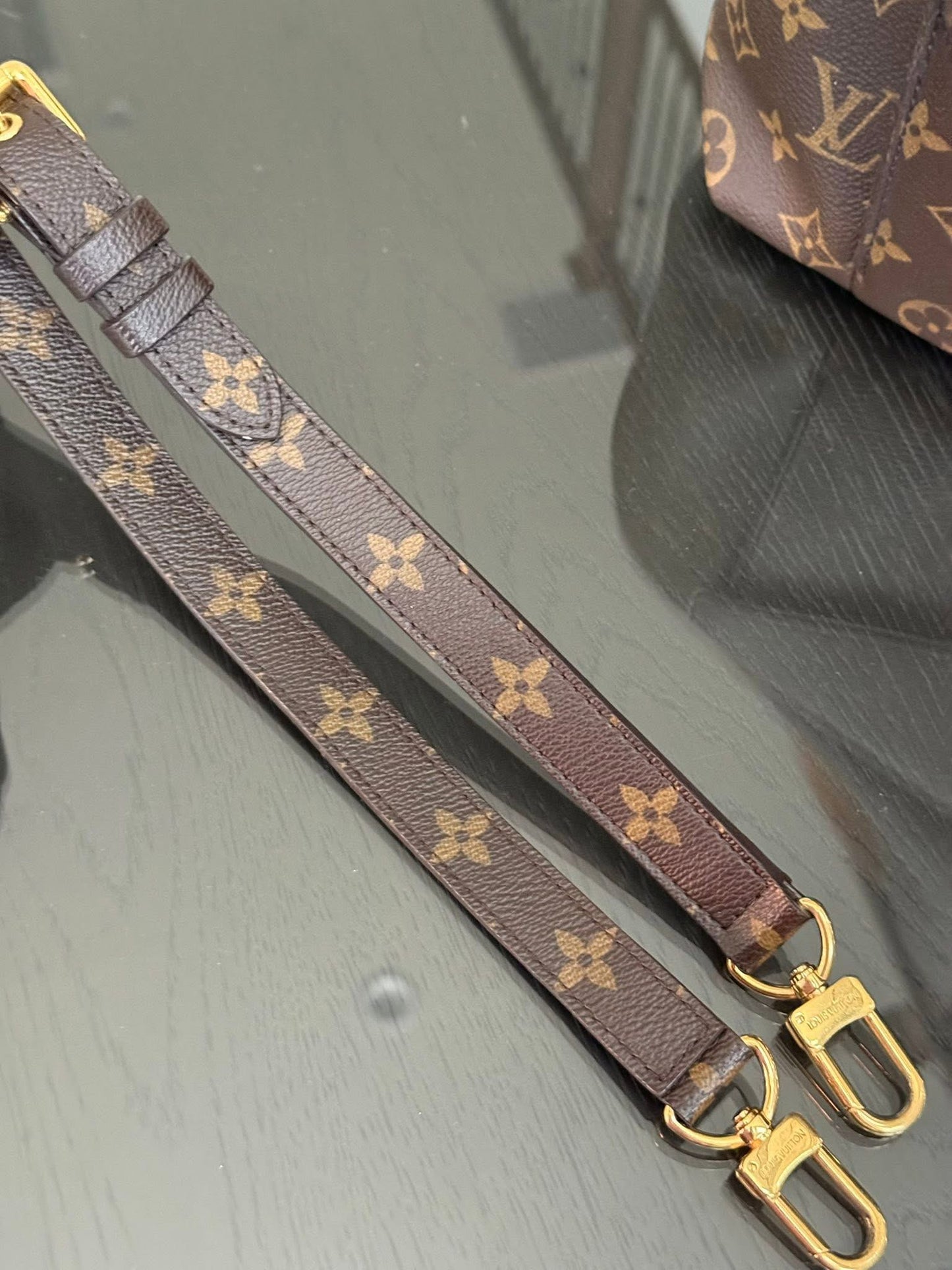 Hobo Metis in Monogram with Original Strap and Dustbag 📅 Year: 2013