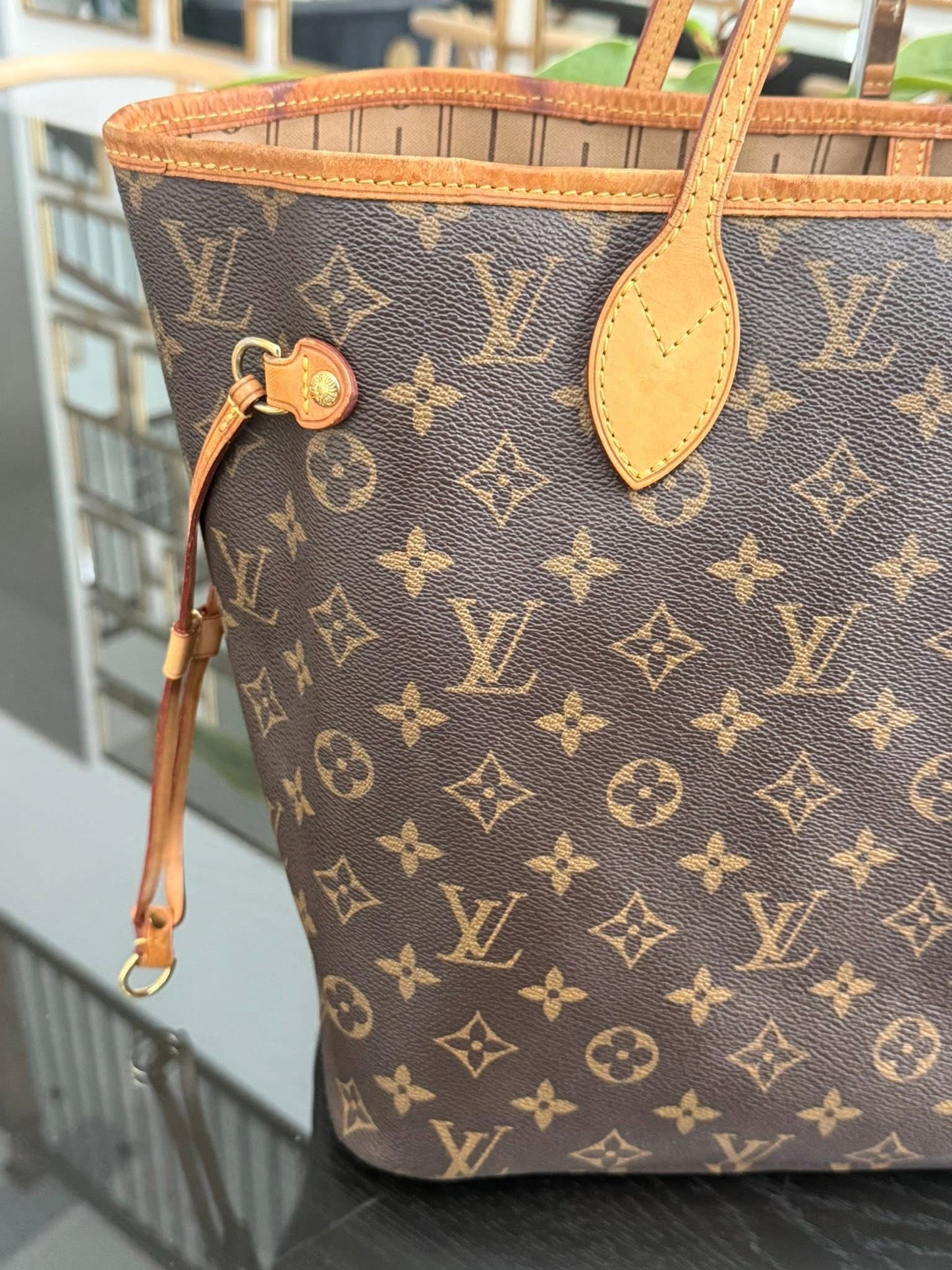 Neverfull MM with Insert Organizer 📅 Year: 2013
