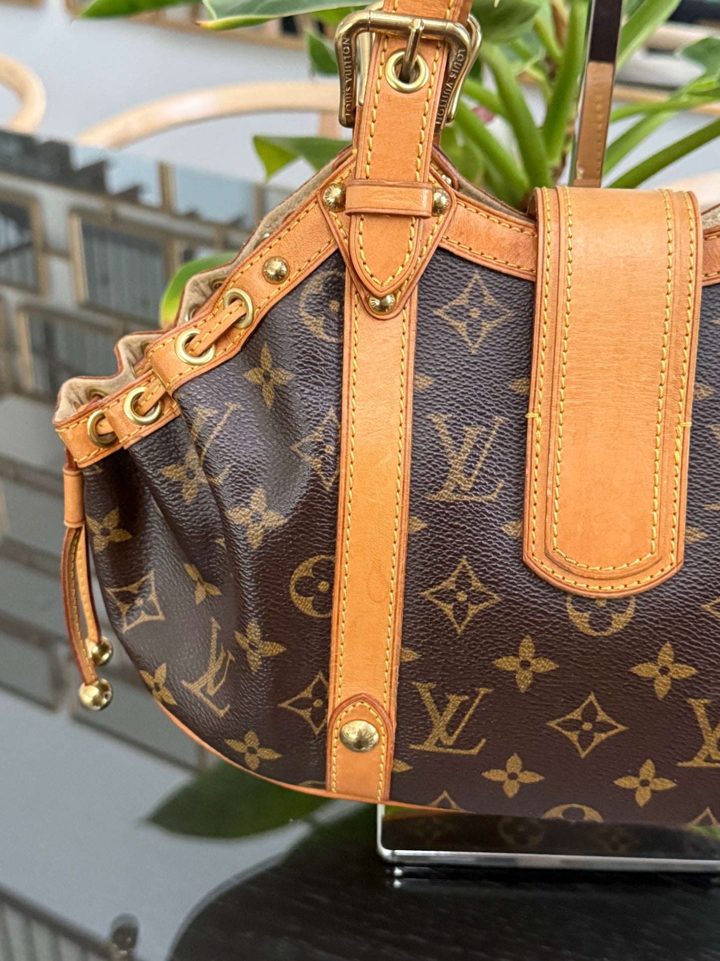 Theda GM in Monogram with Dustbag 🗓️ Year: 2004